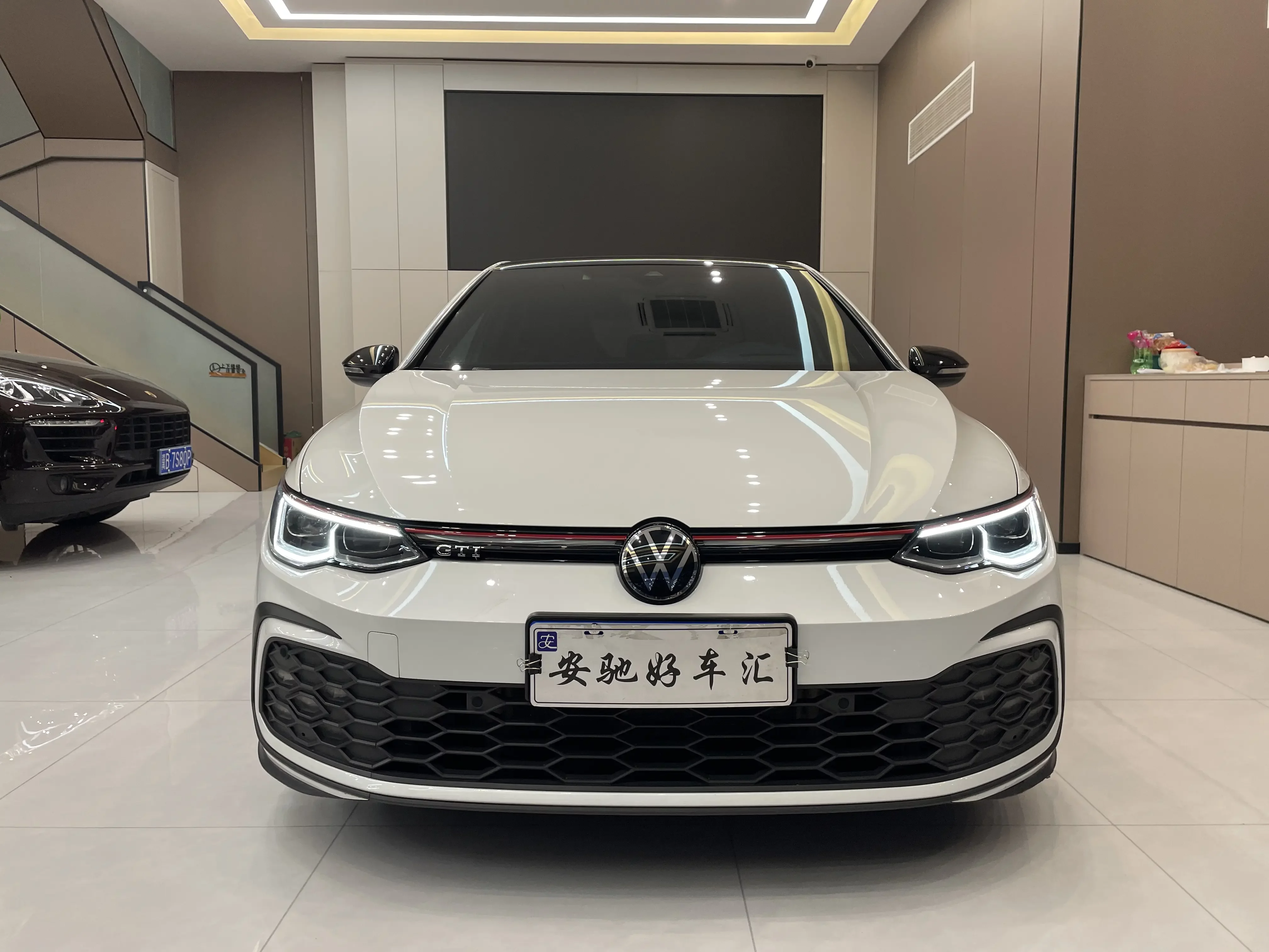Volkswagen Golf GTI