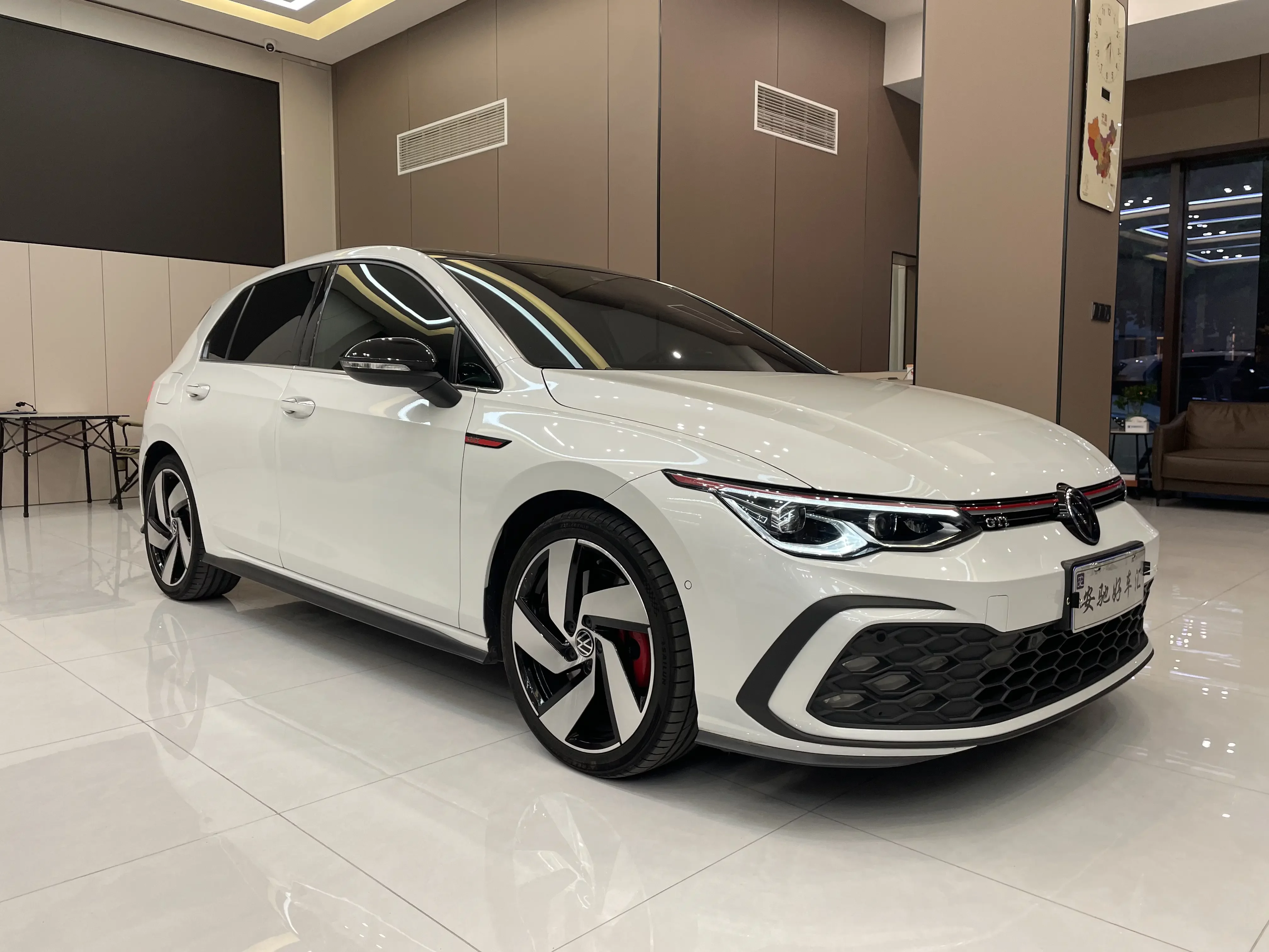 Volkswagen Golf GTI