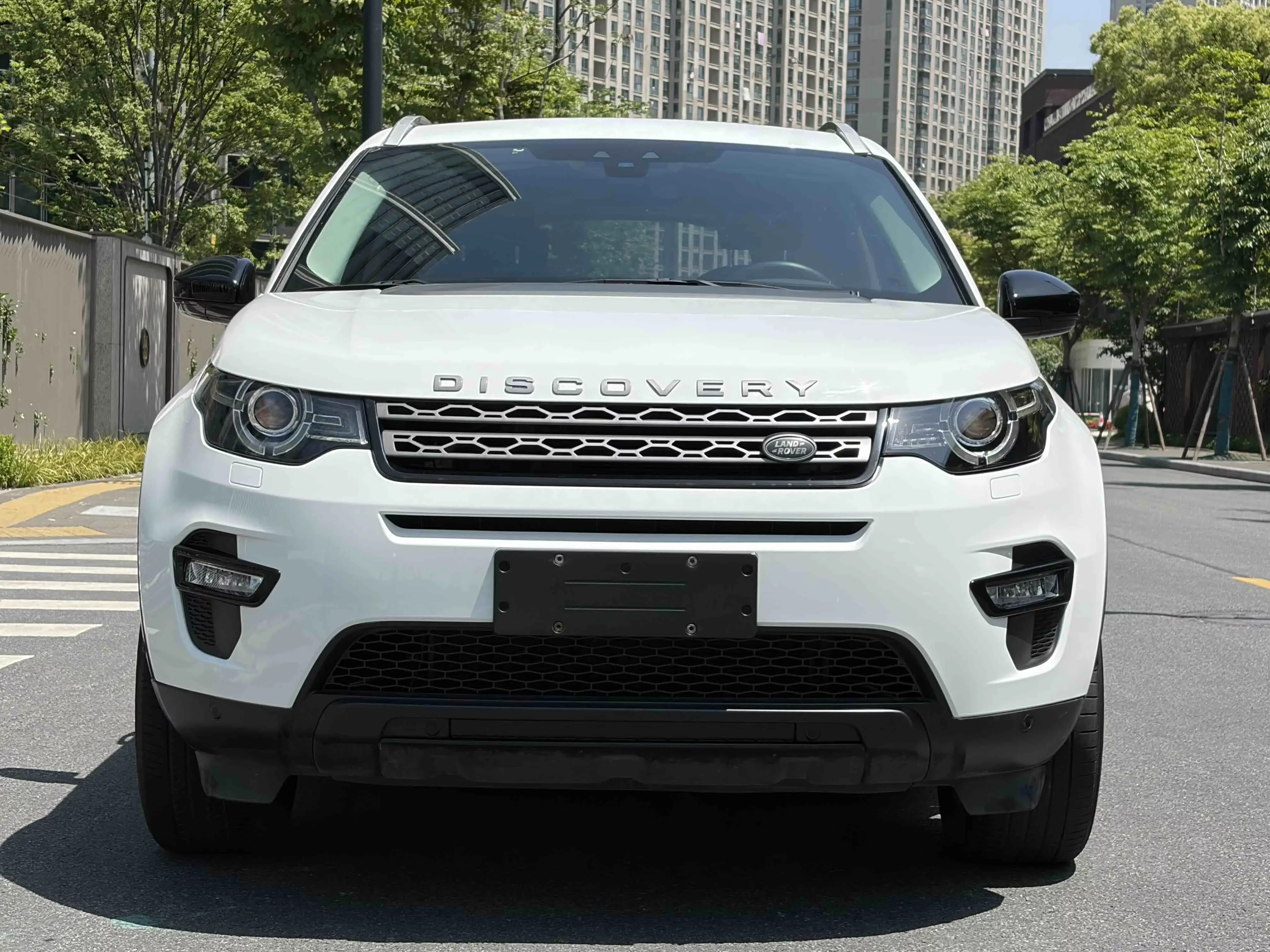 Land Rover Discover the magic  из Китая