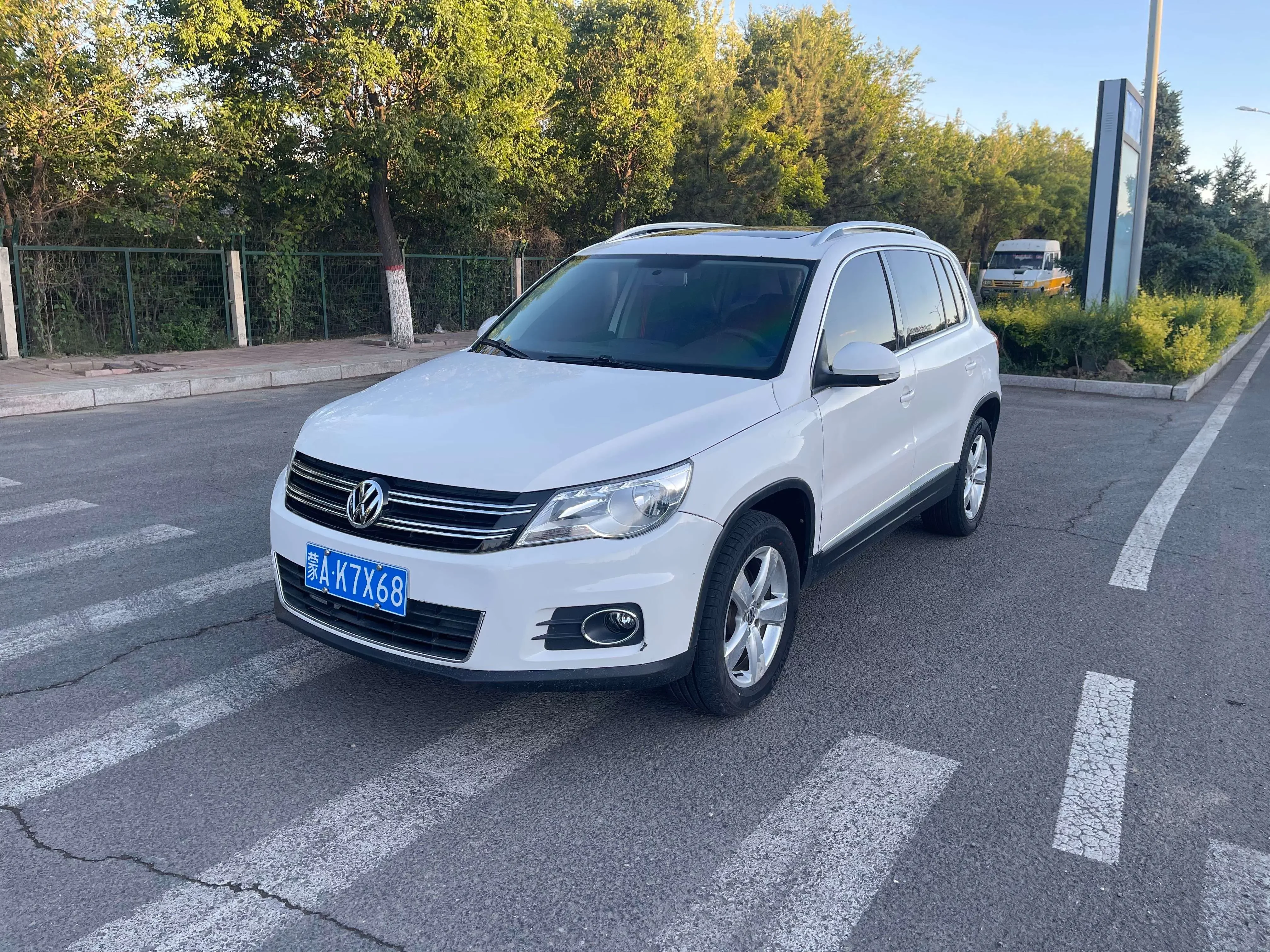 Volkswagen Tiguan (Tharu)
