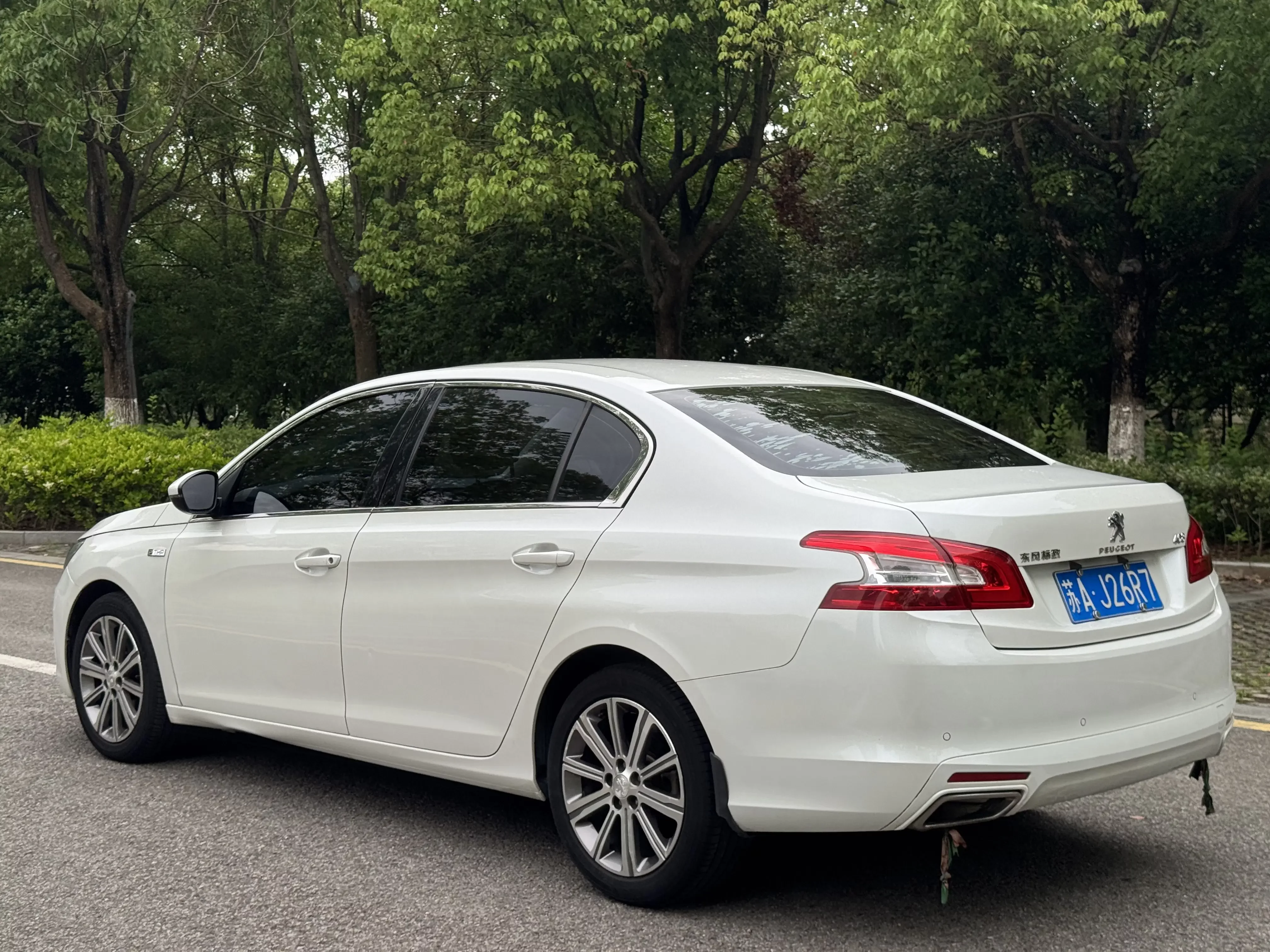 Peugeot 408