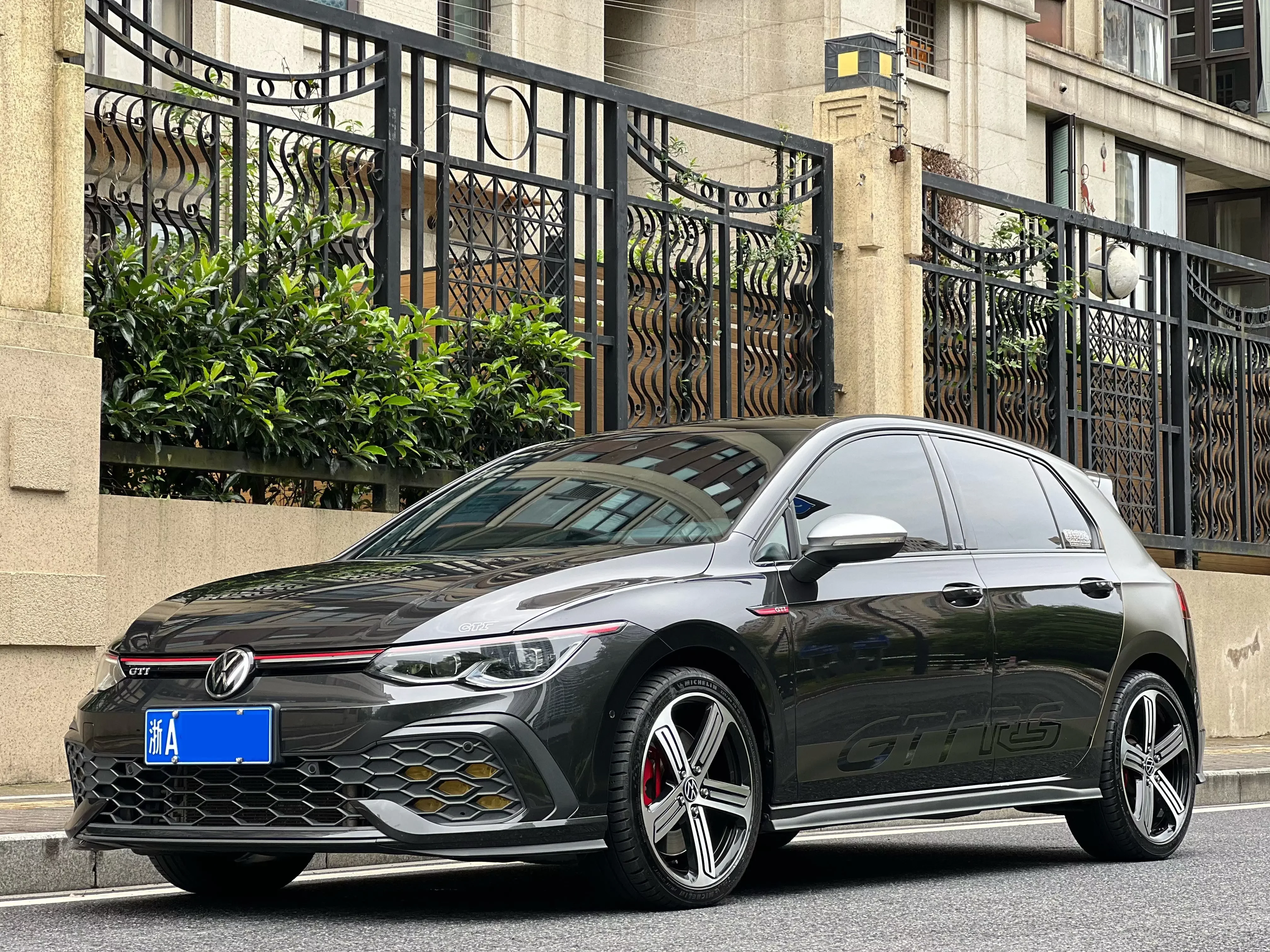 Volkswagen Golf GTI