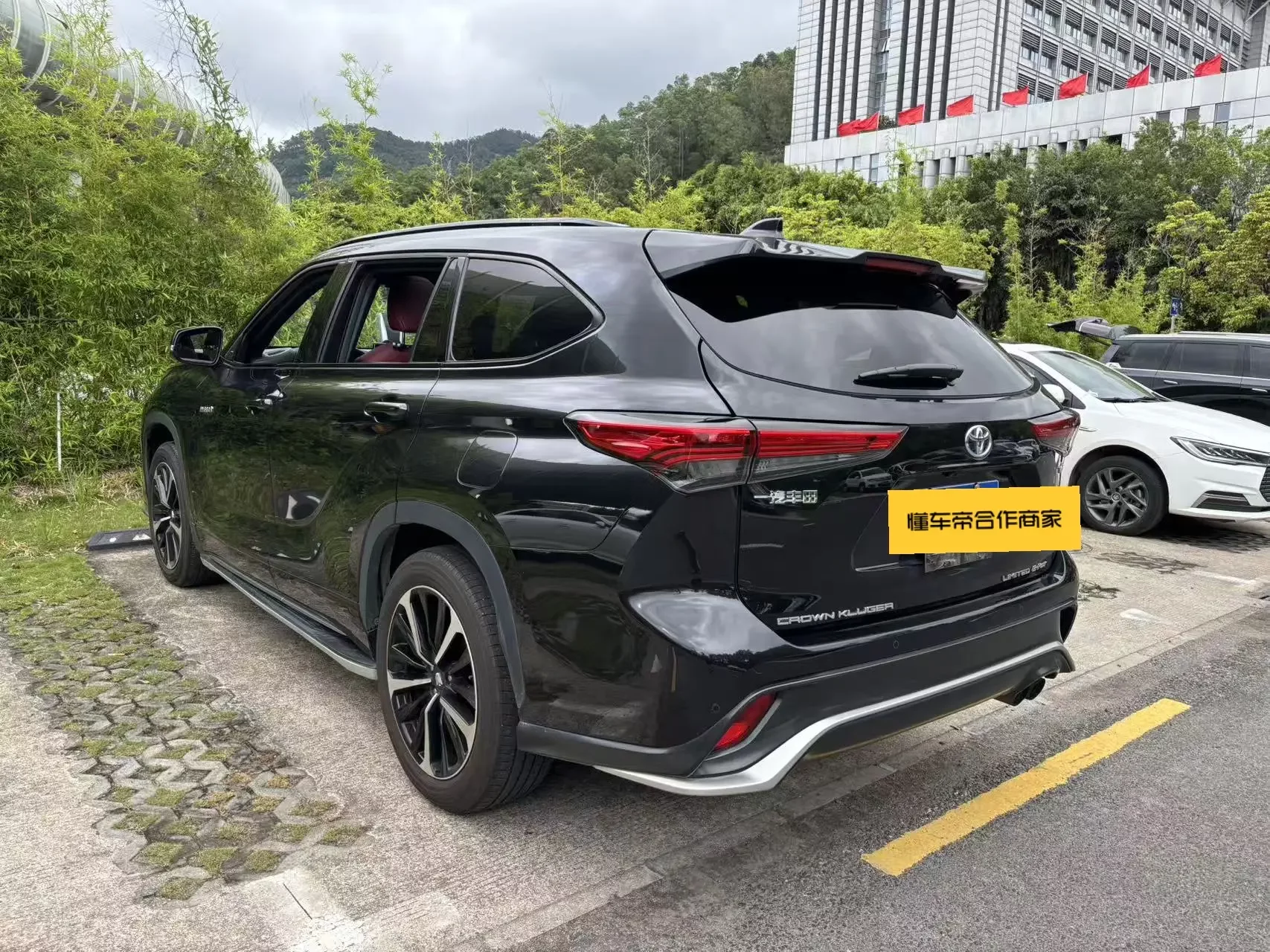 Toyota Crown Kluger