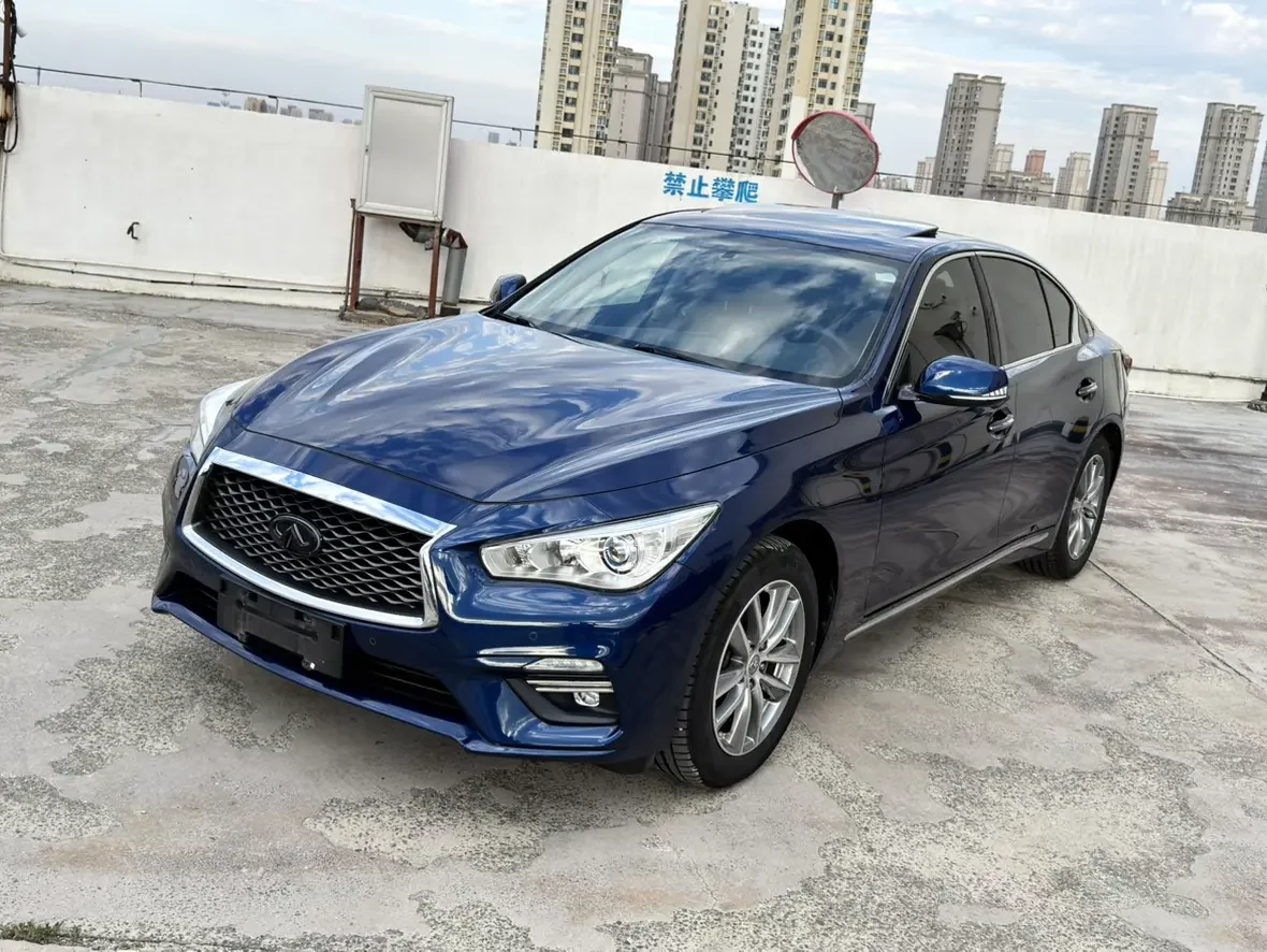 Infiniti Q50L