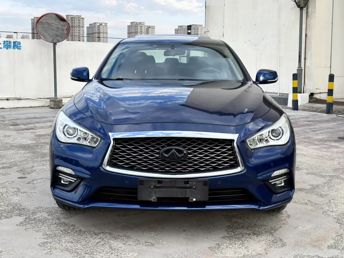 Infiniti Q50L