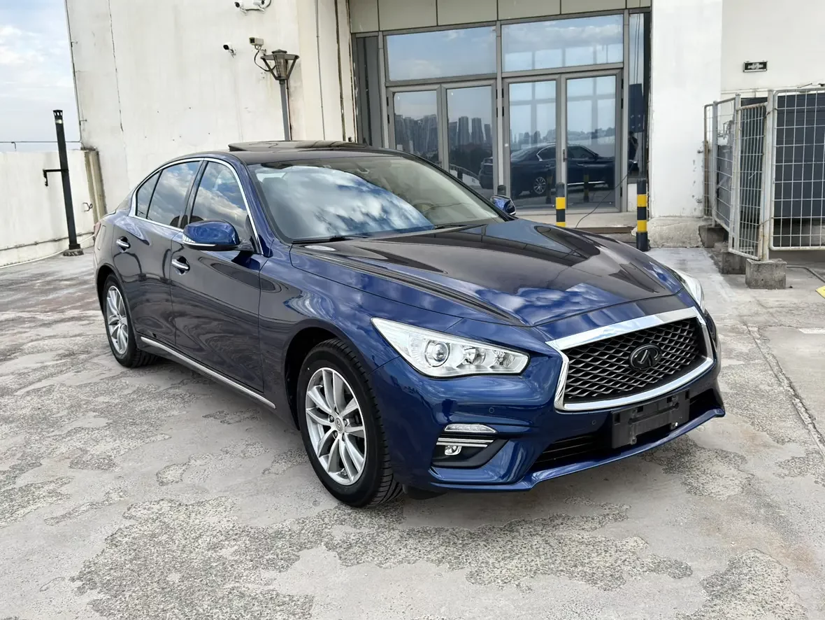 Infiniti Q50L