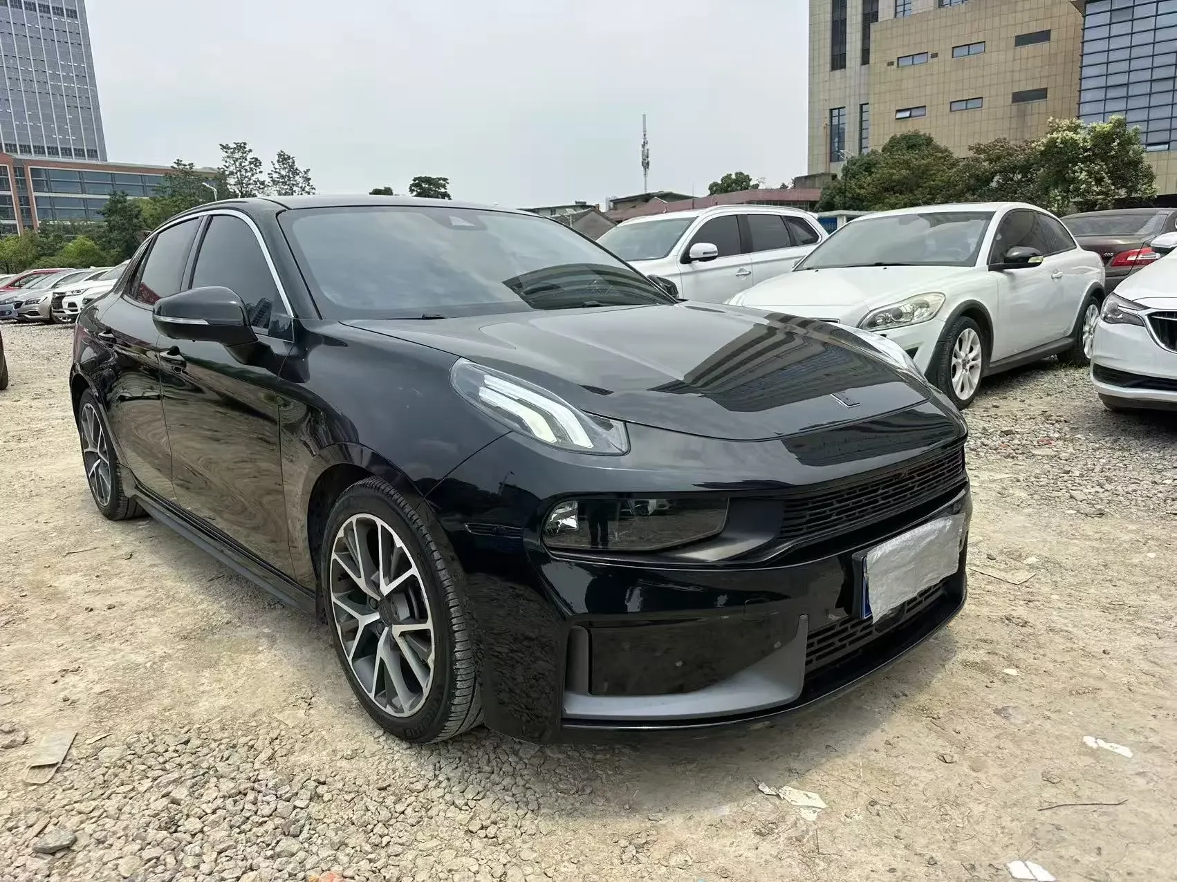 Lynk & Co 03