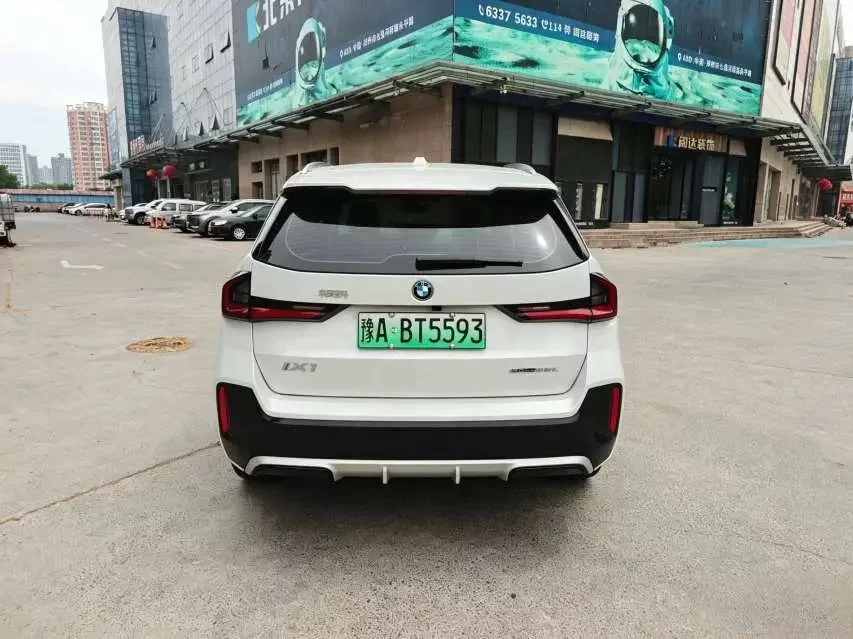 BMW iX1