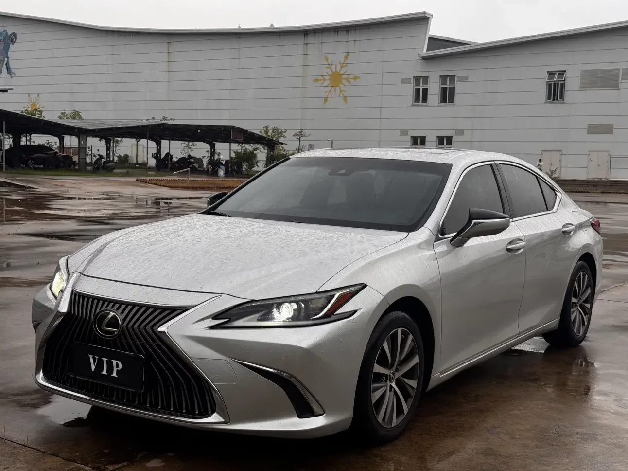Lexus ES
