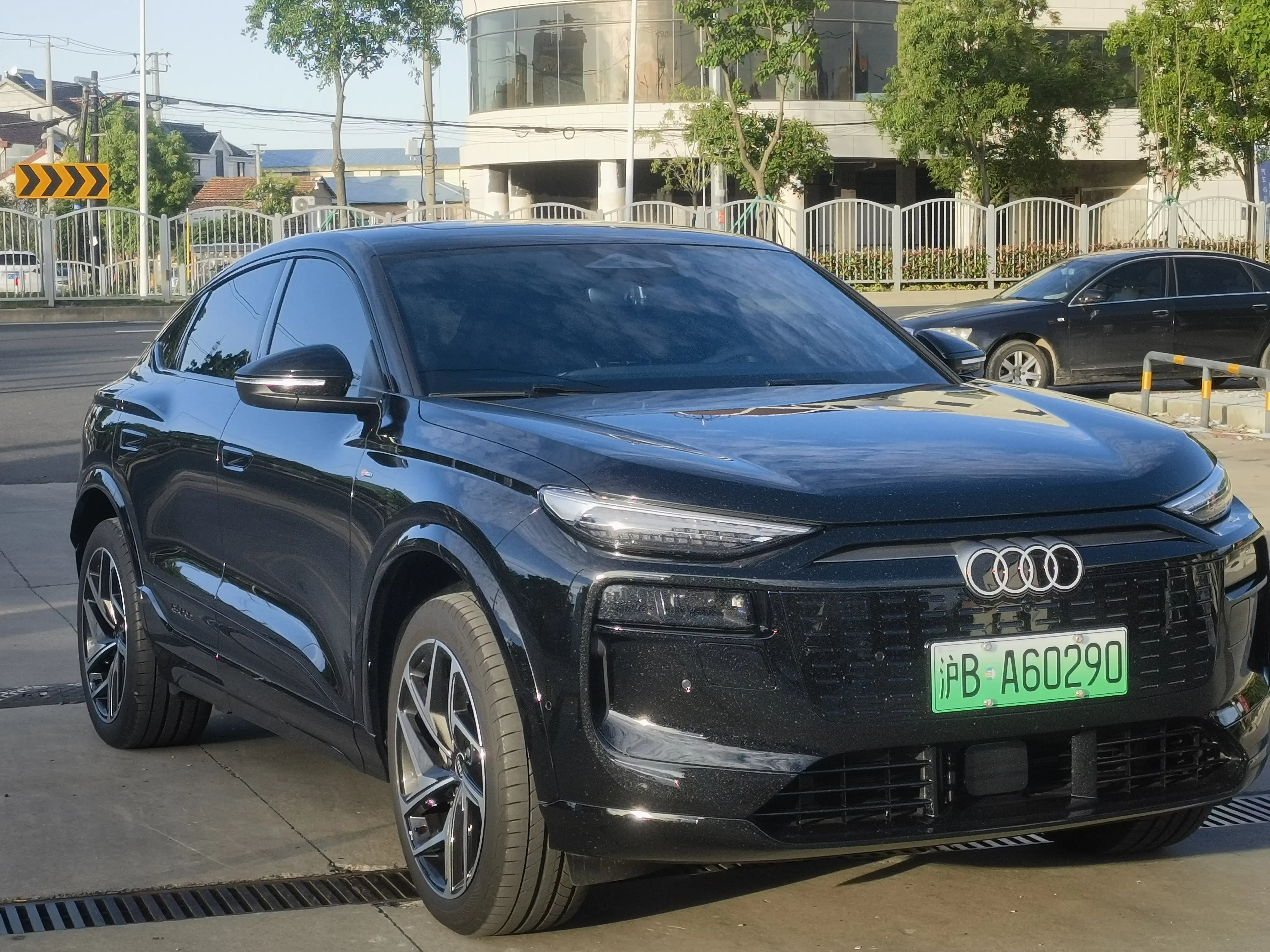 Audi Q6L Sportback e-tron