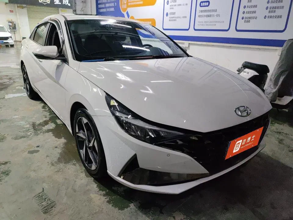 Hyundai Elantra