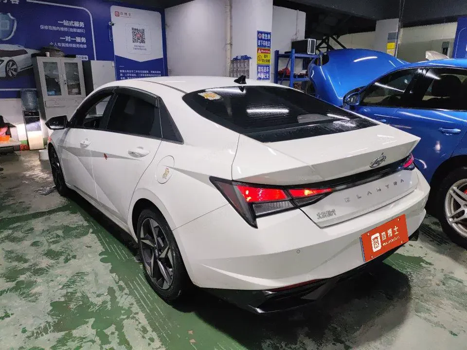 Hyundai Elantra
