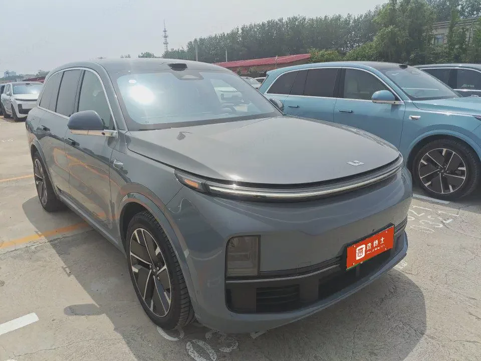 Lixiang L8