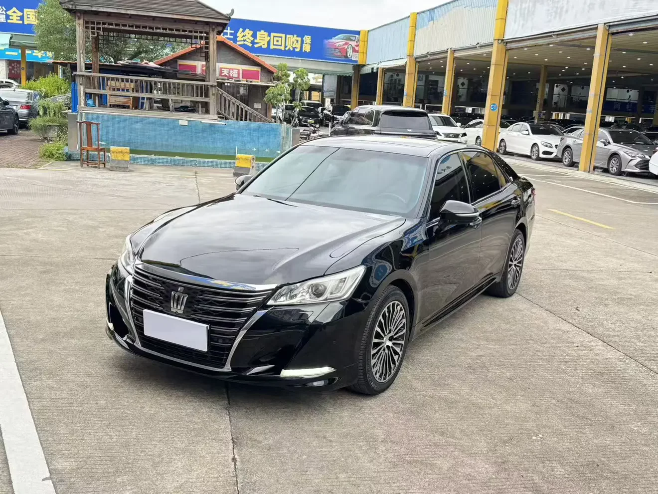 Toyota crown