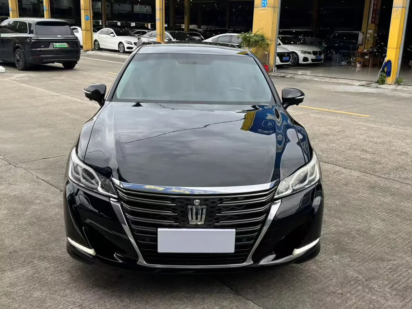Toyota crown