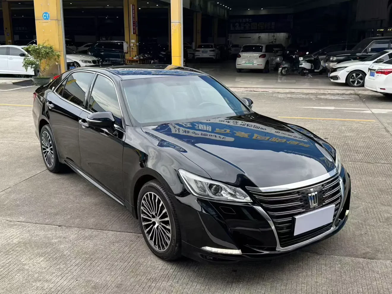 Toyota crown