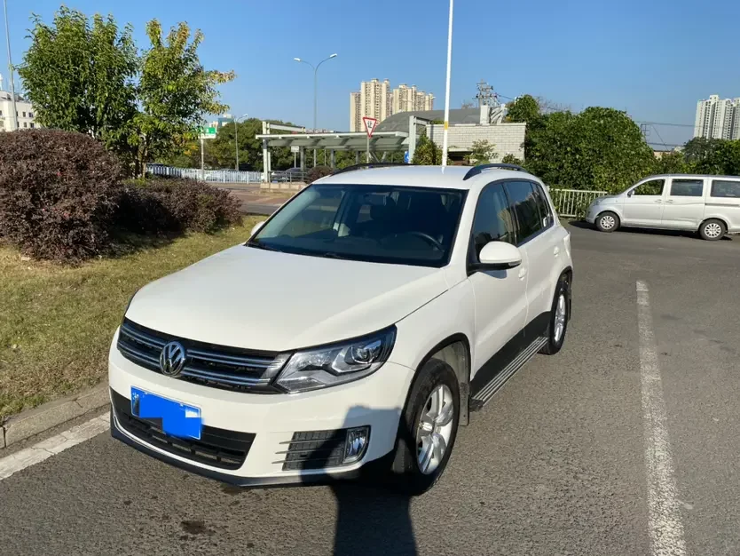 Volkswagen Tiguan (Tharu)