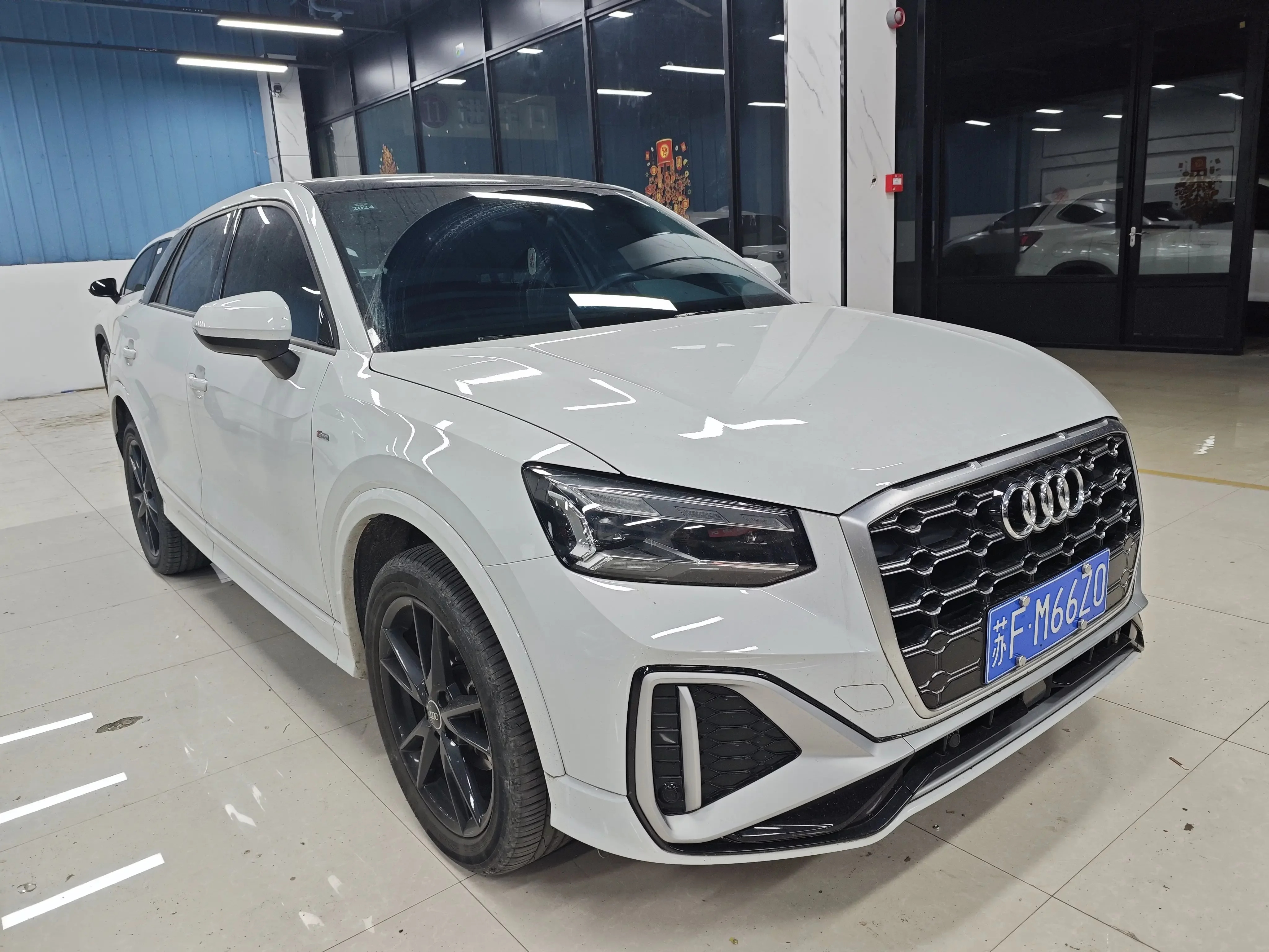 Audi Q2L