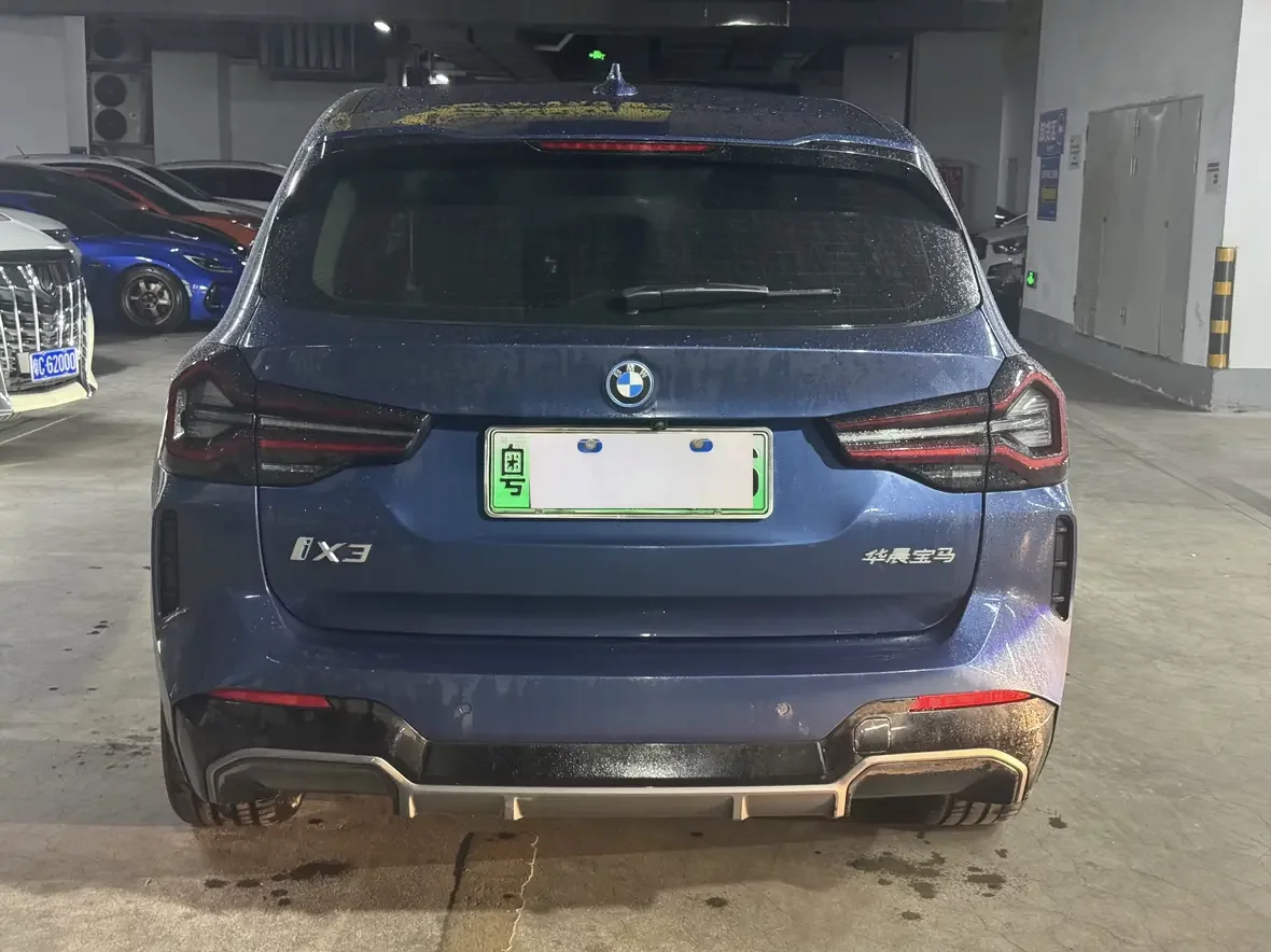 BMW iX3
