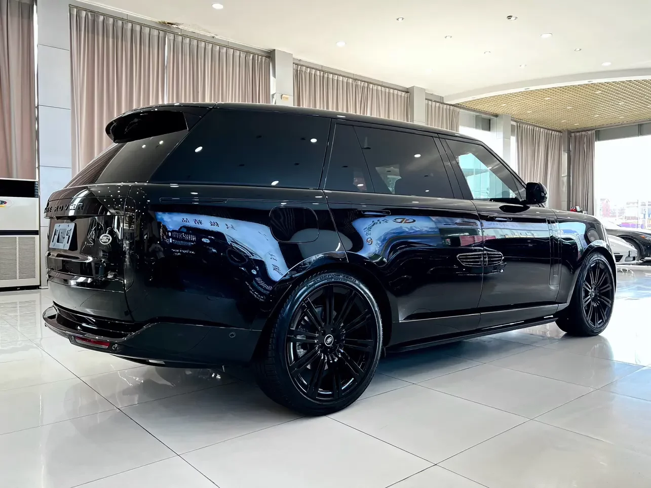 Land Rover range rover