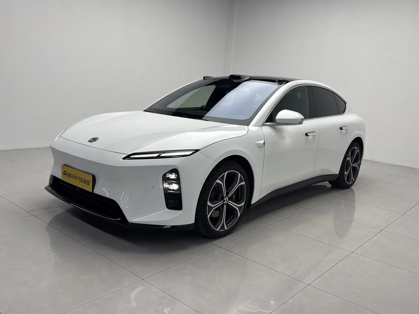 NIO ET5  из Китая