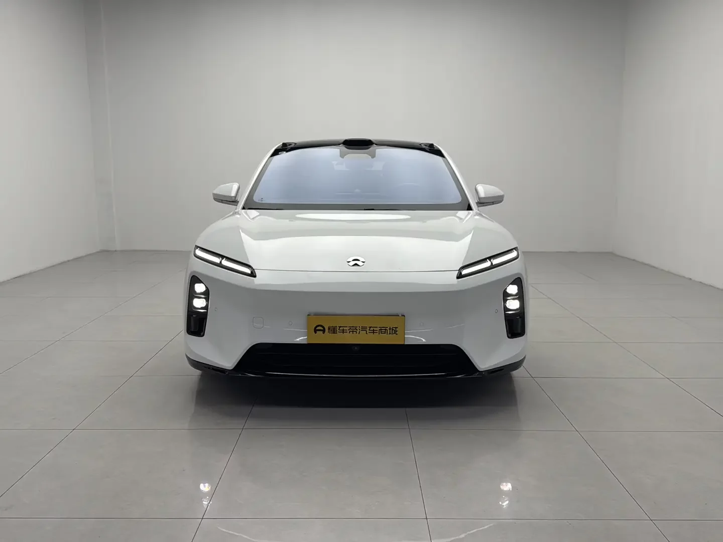 NIO ET5  из Китая