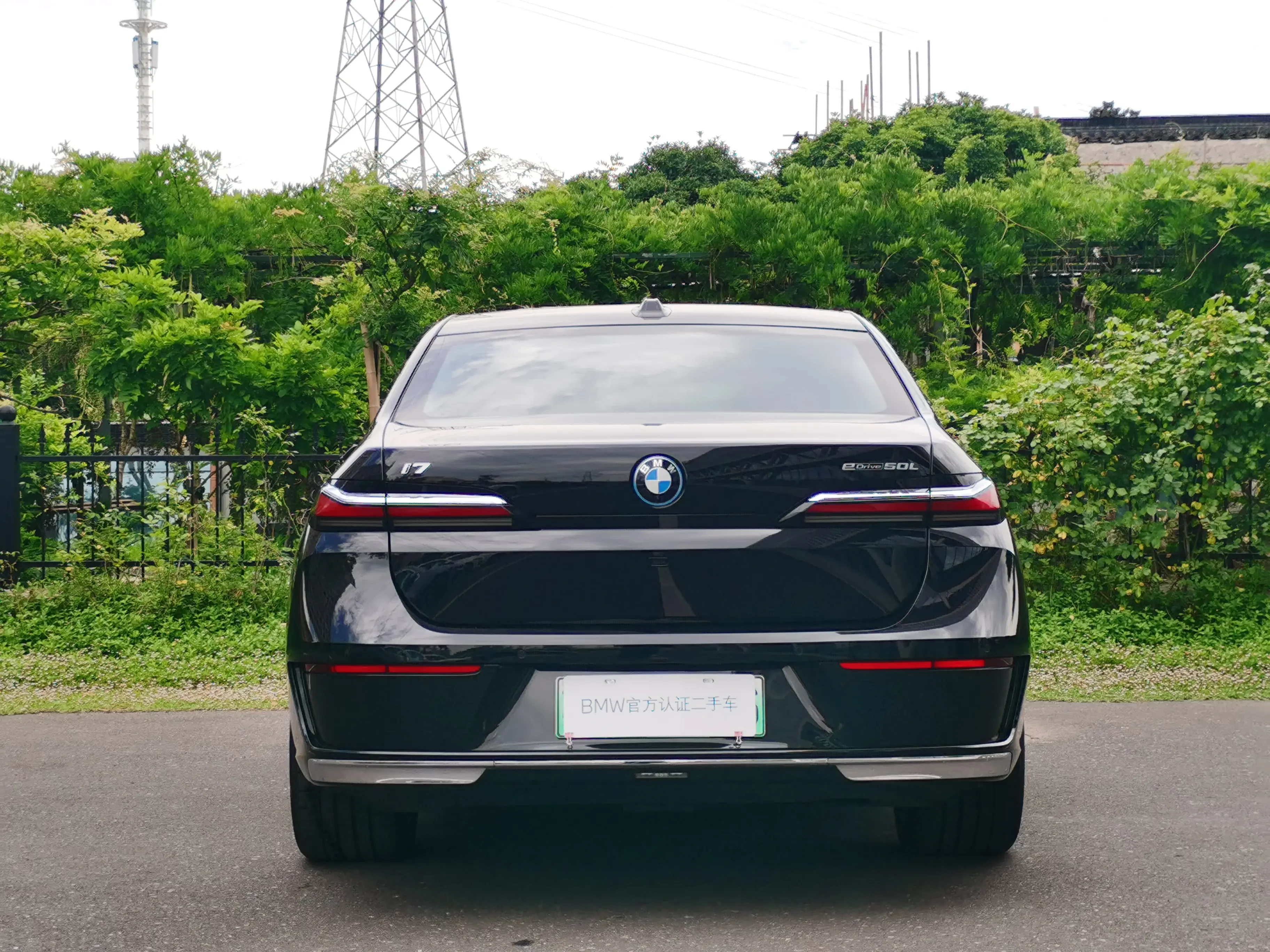 BMW i7