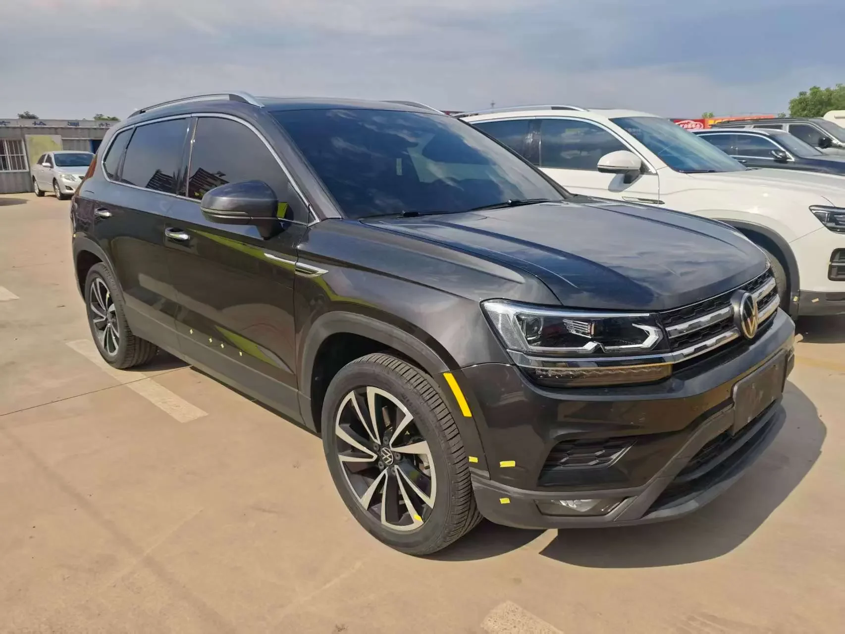 Volkswagen Tharu