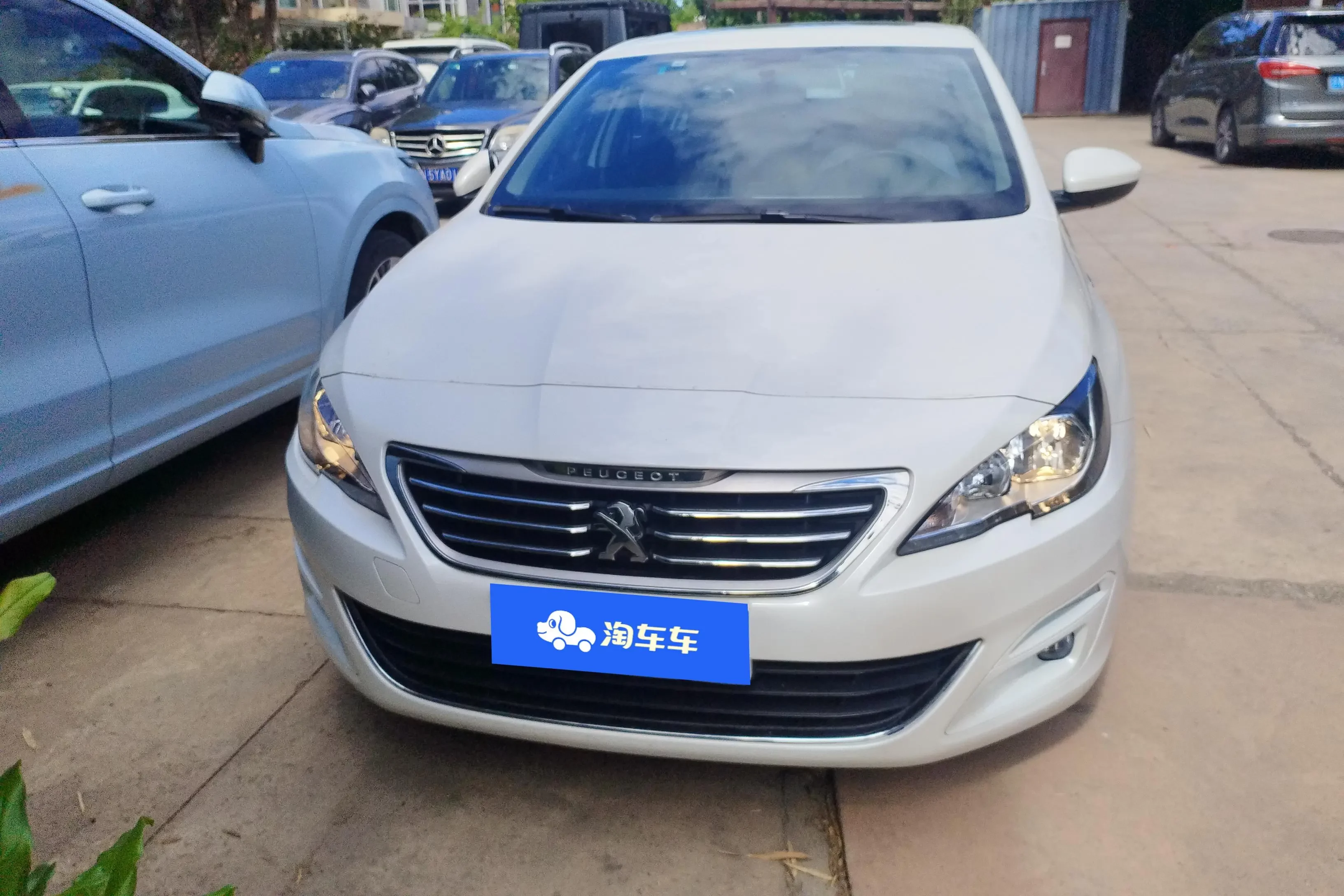 Peugeot 408