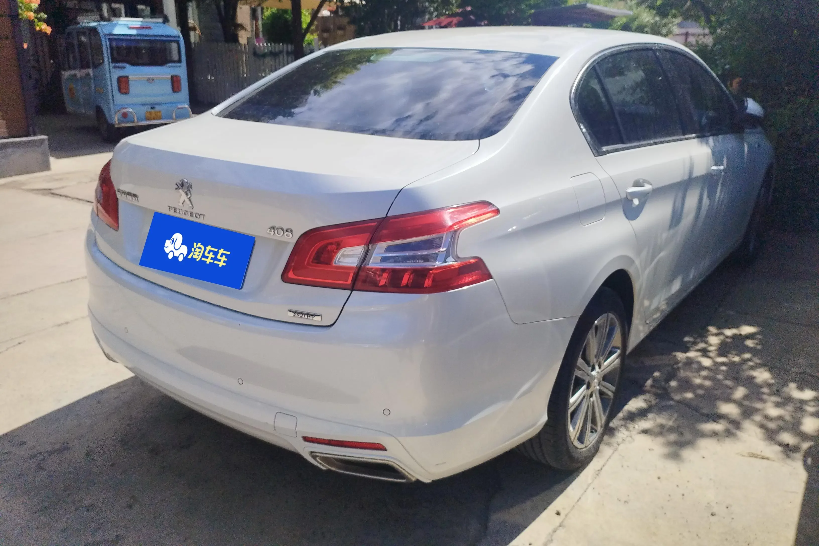 Peugeot 408