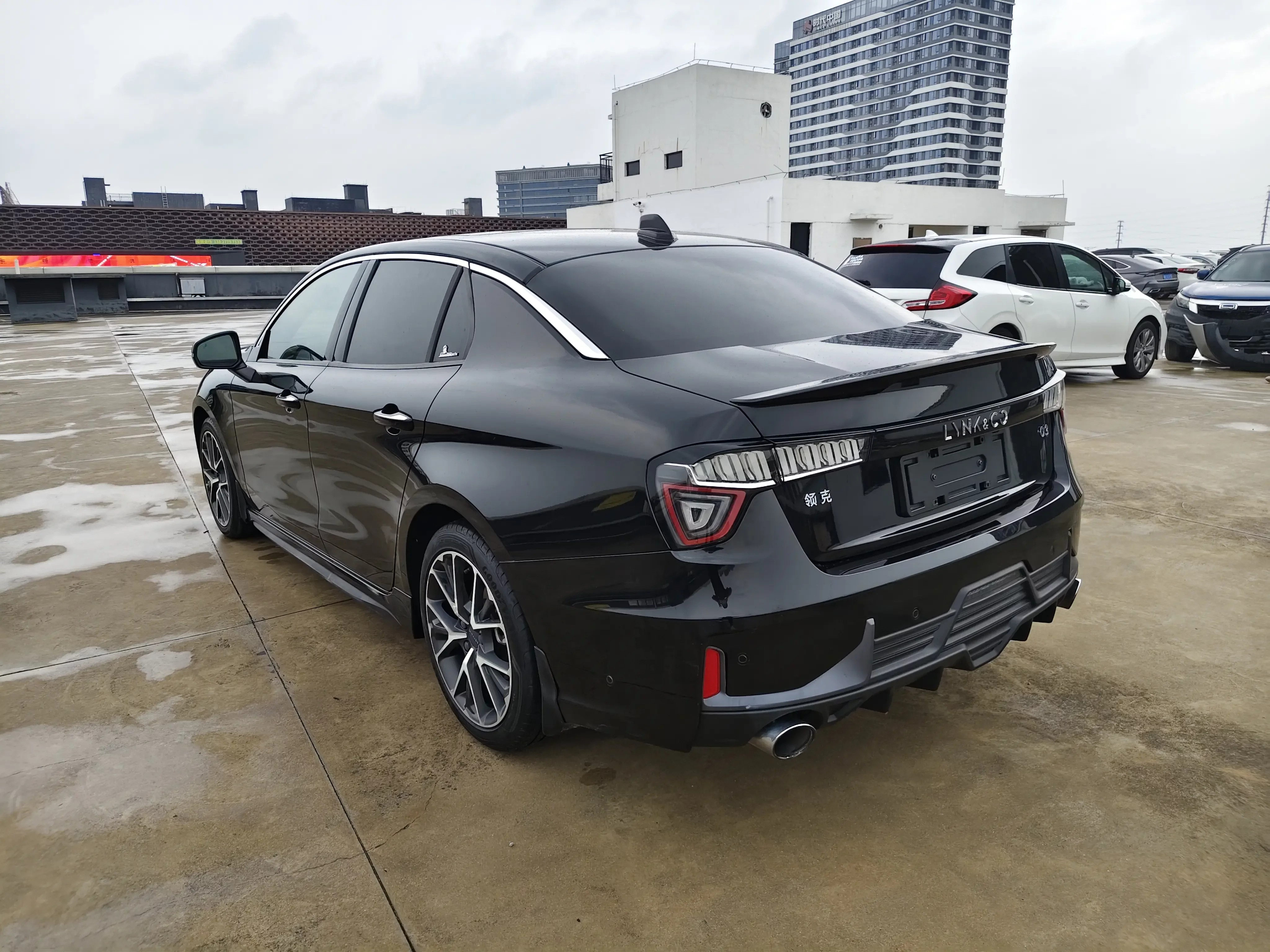 Lynk & Co 03