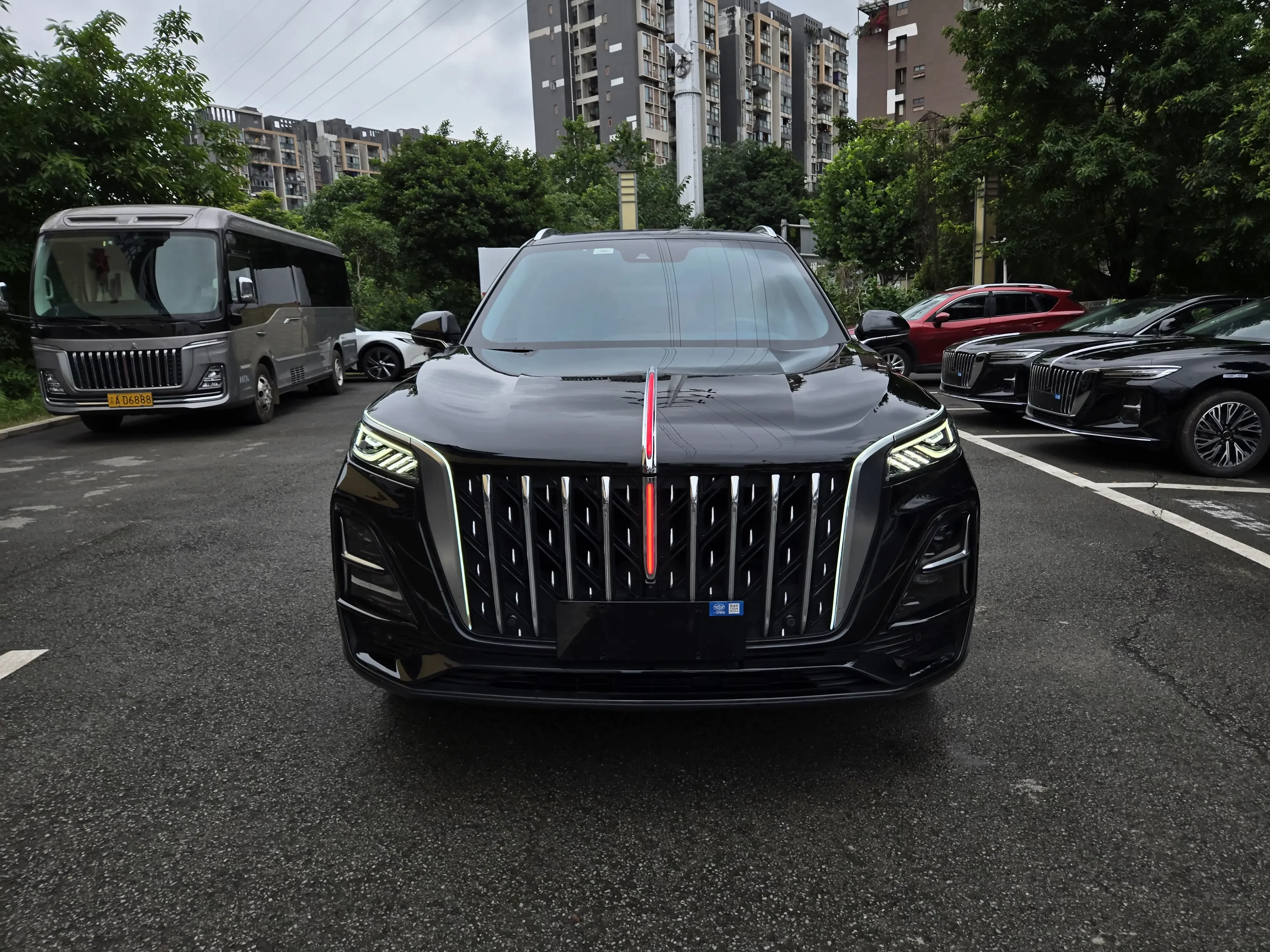 Hongqi HS5