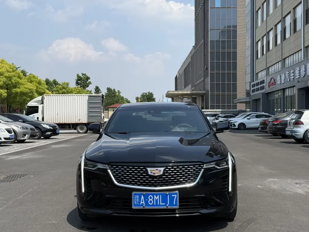 Cadillac CT4  из Китая