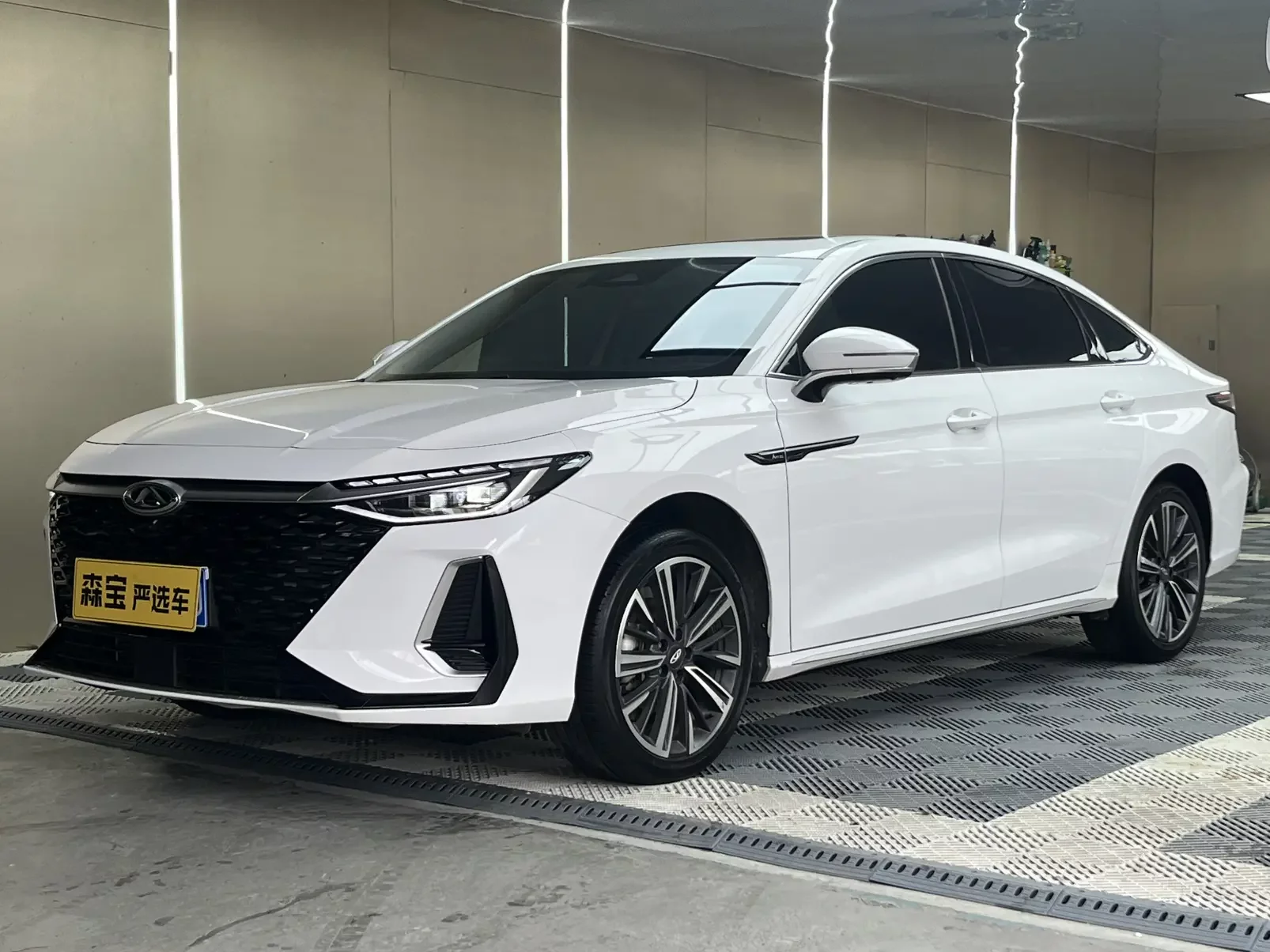 Chery Arrizo 8