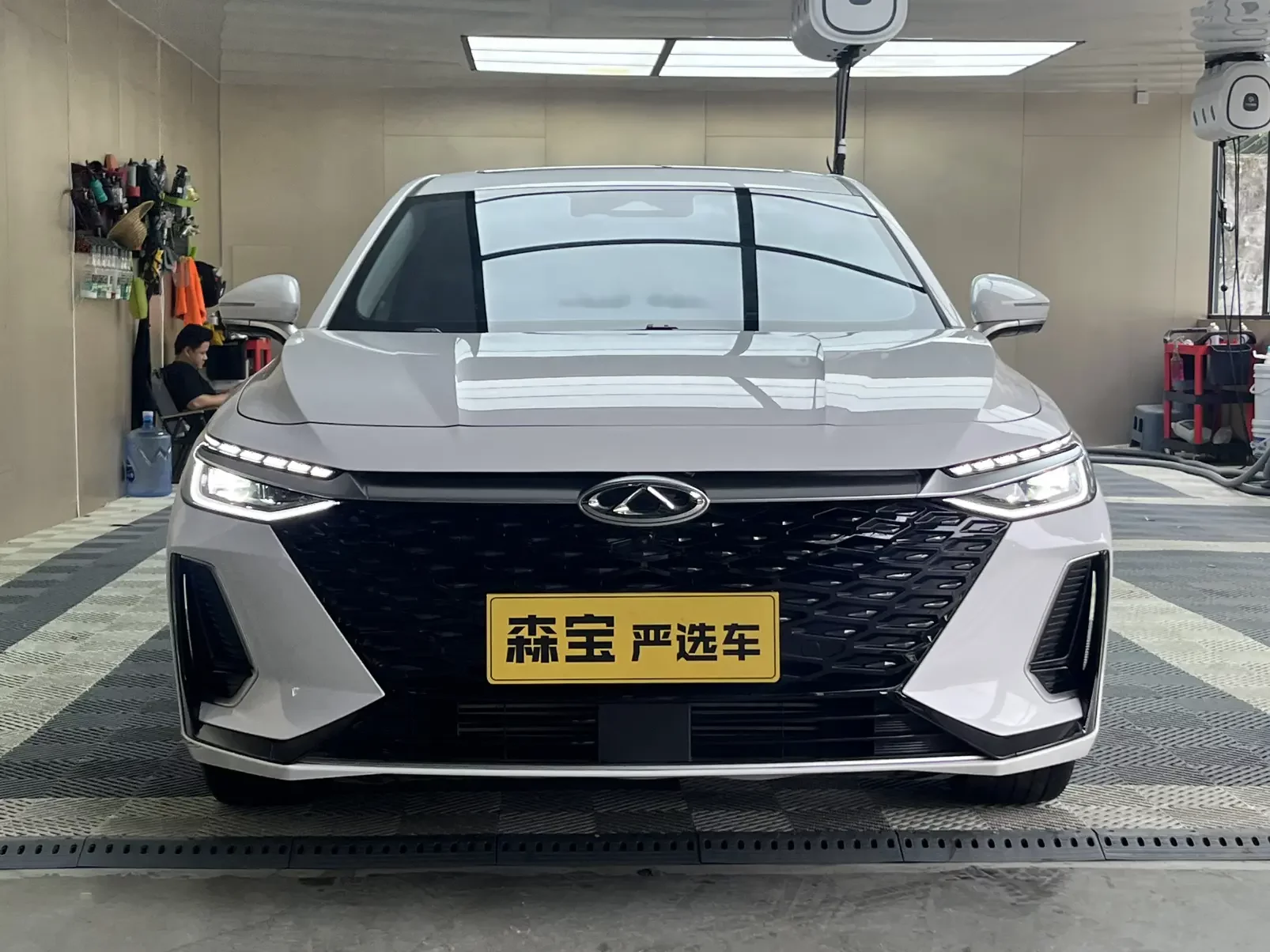 Chery Arrizo 8