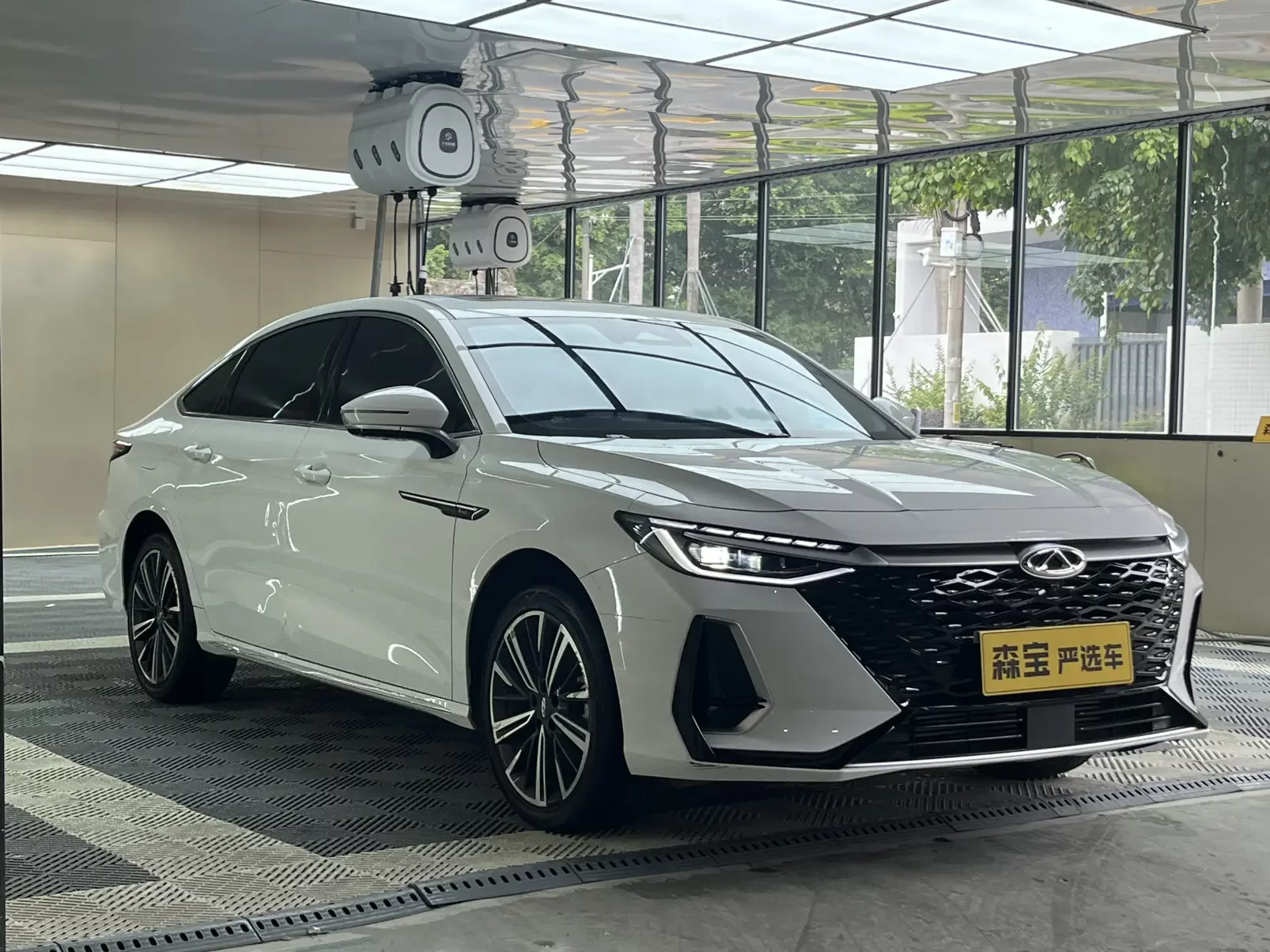 Chery Arrizo 8