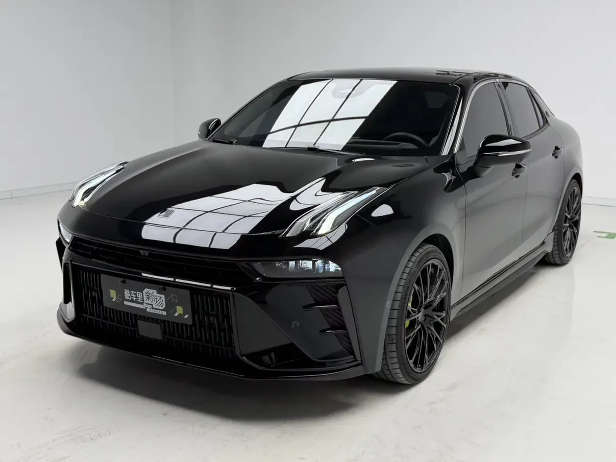 Lynk & Co 03