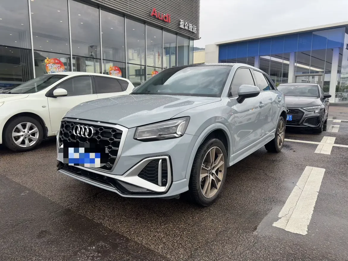 Audi Q2L