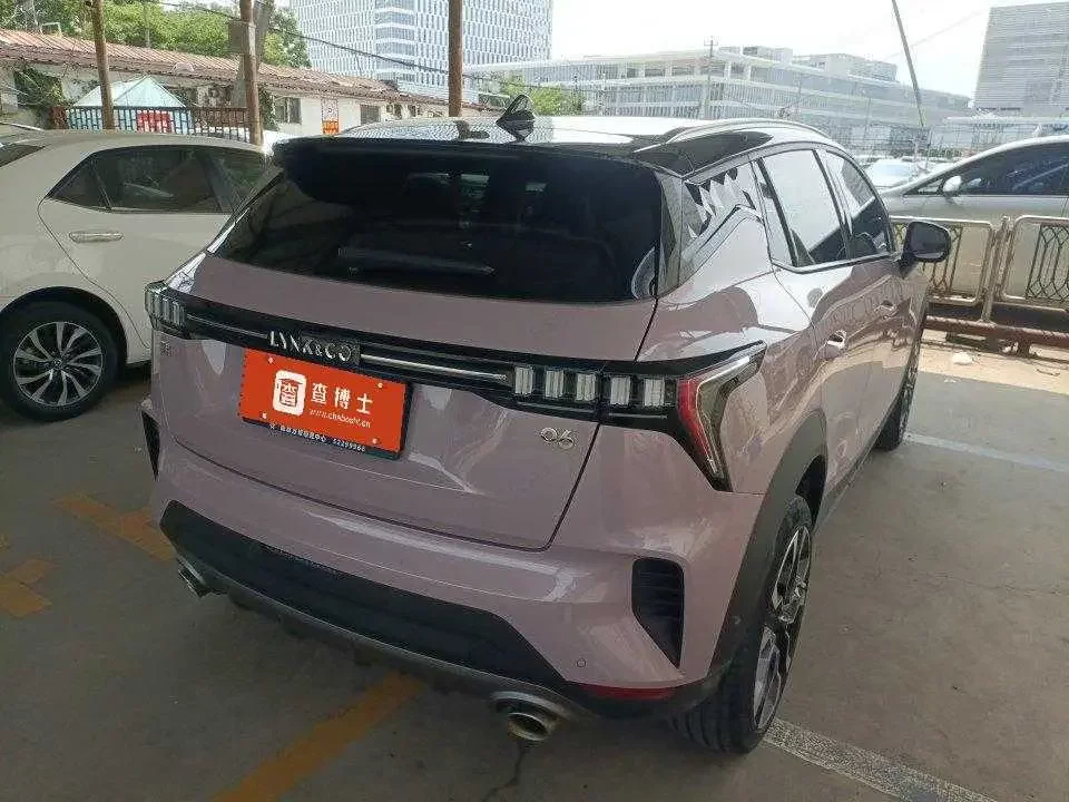 Lynk & Co 06