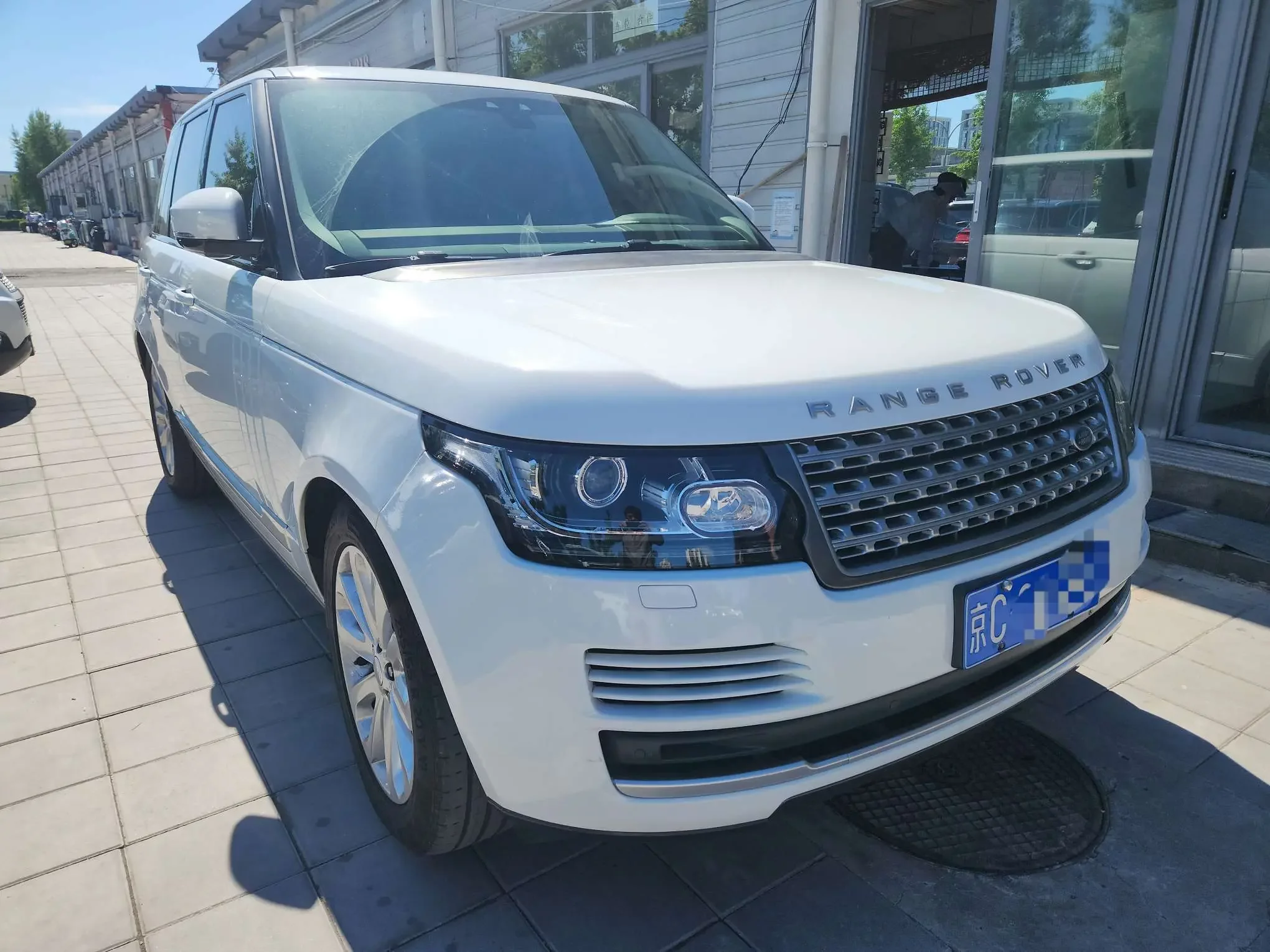 Land Rover range rover