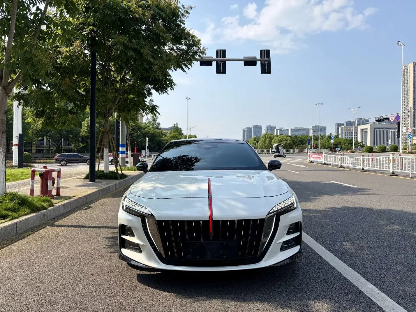 Hongqi H6