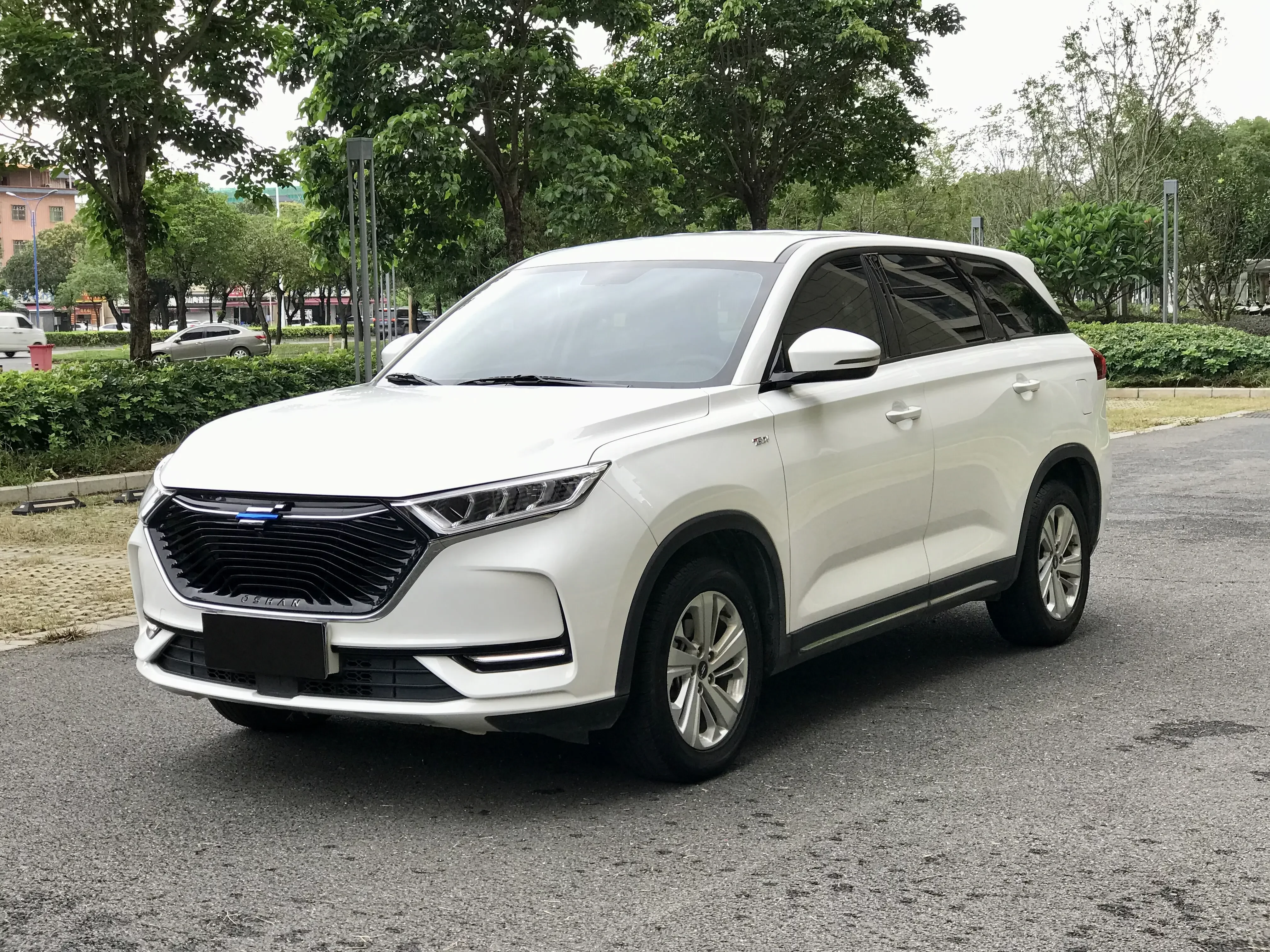 Oshan Changan Auchan X7