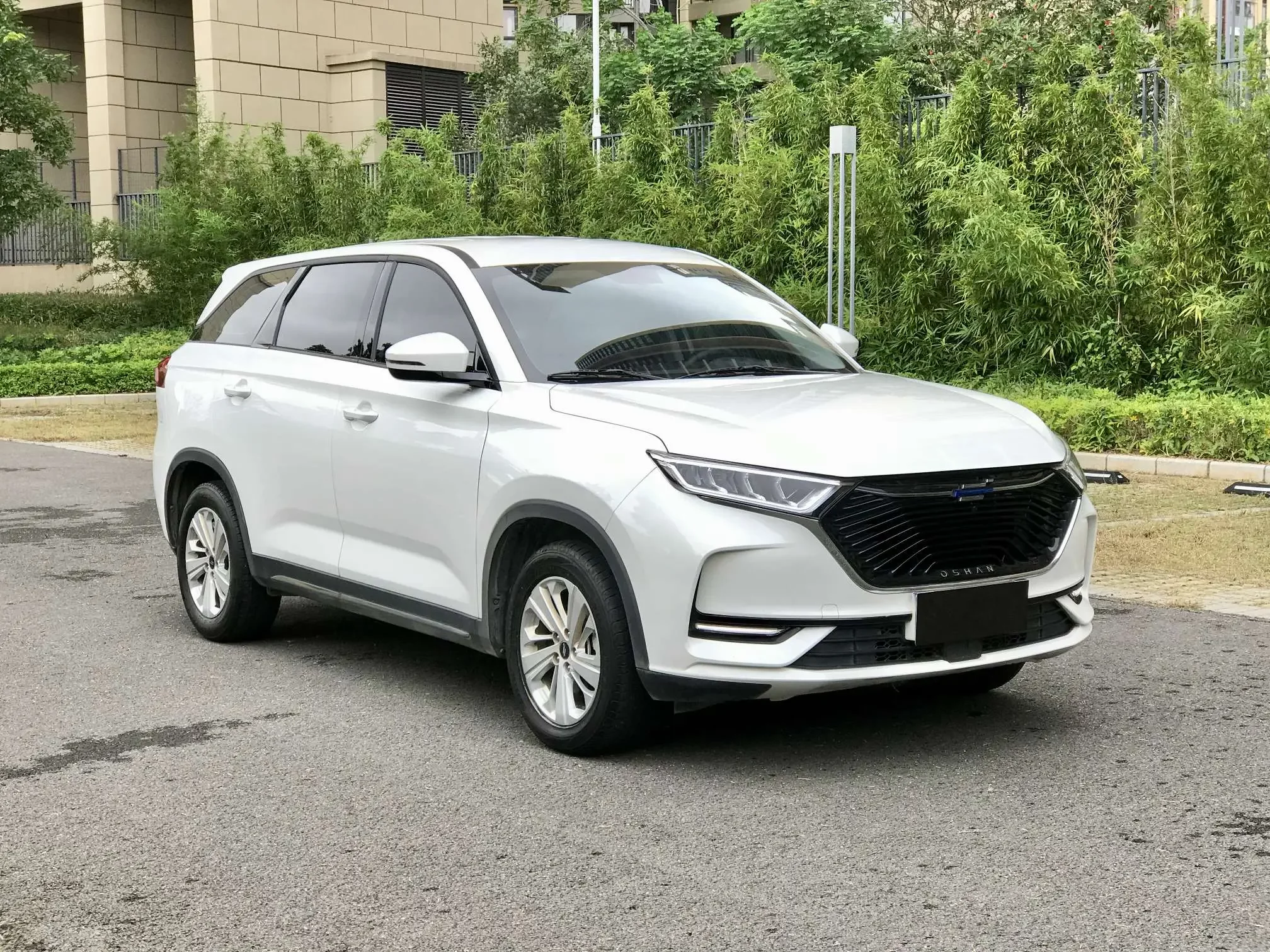 Oshan Changan Auchan X7