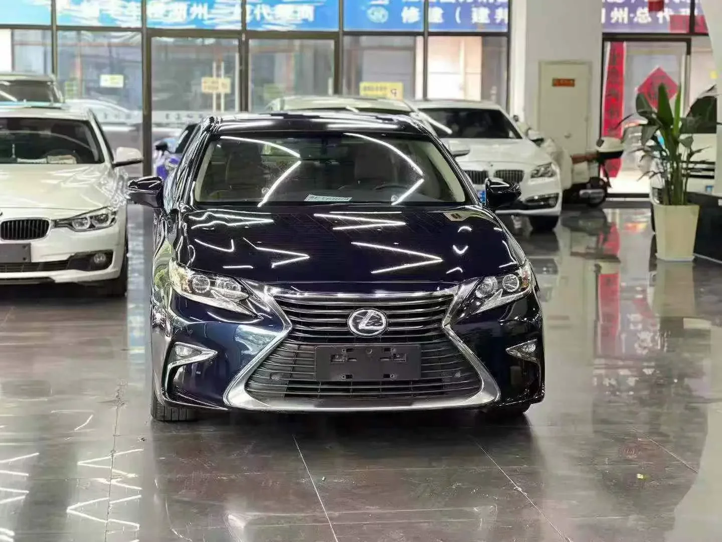 Lexus ES