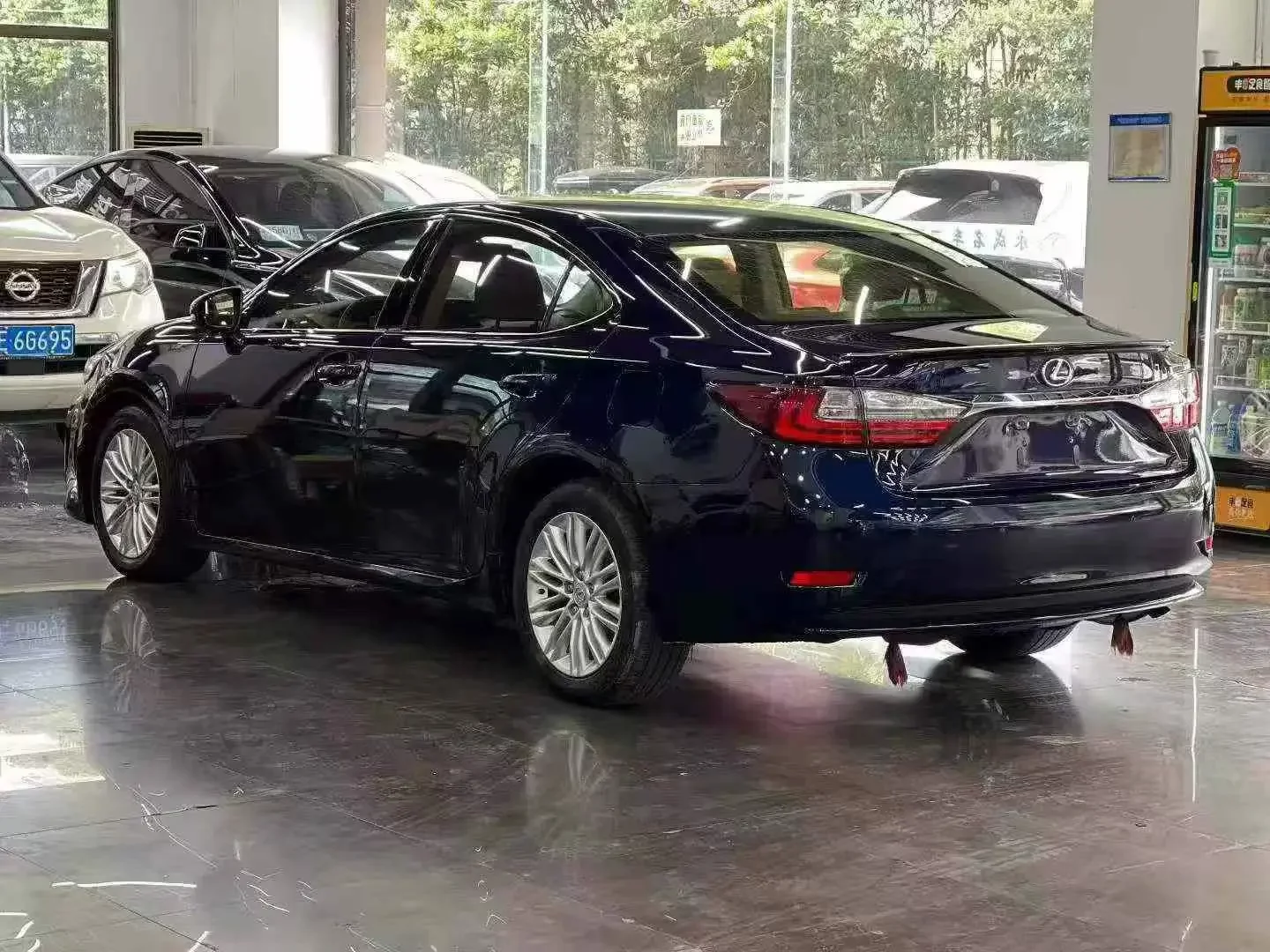 Lexus ES