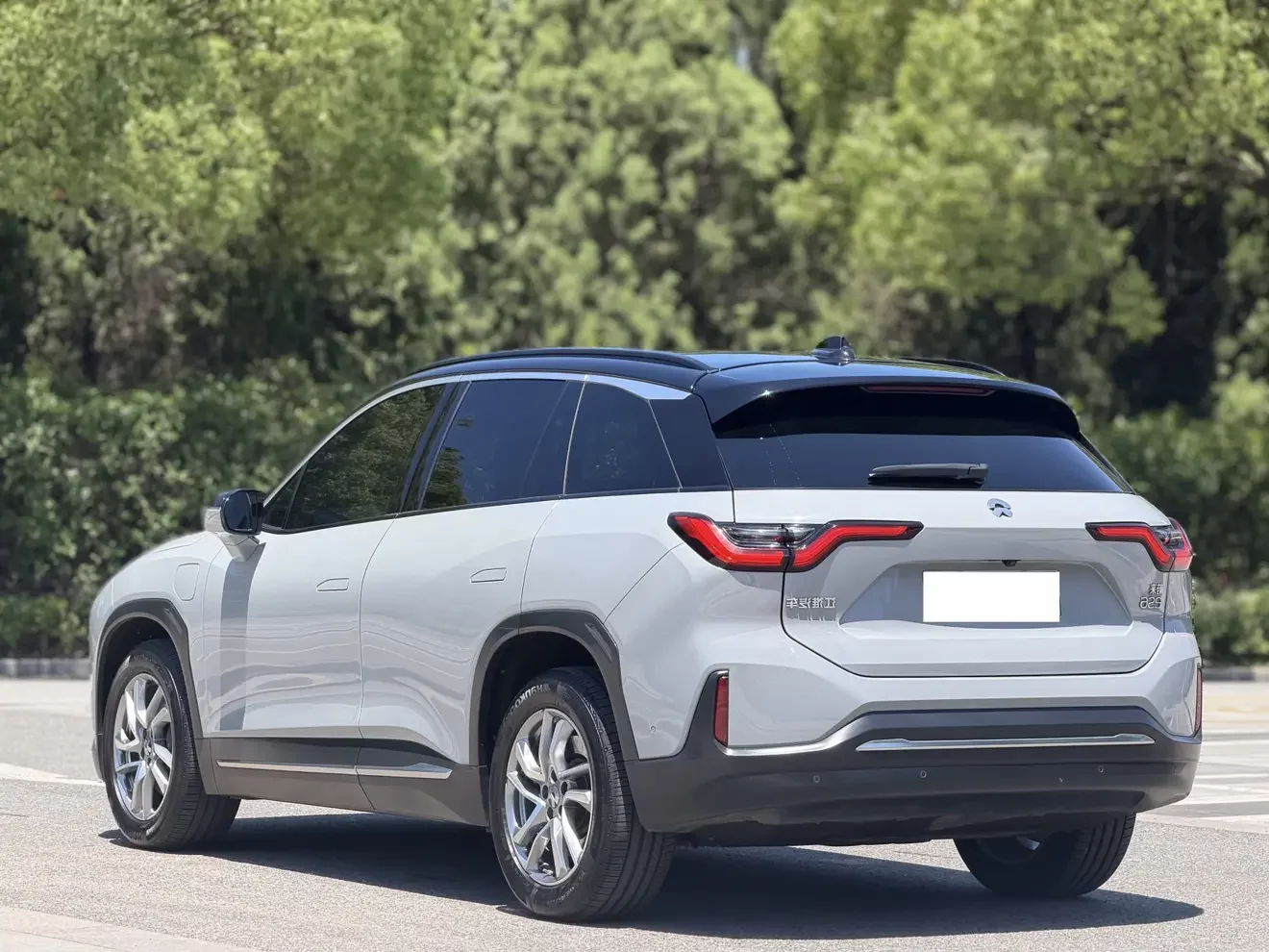NIO ES6