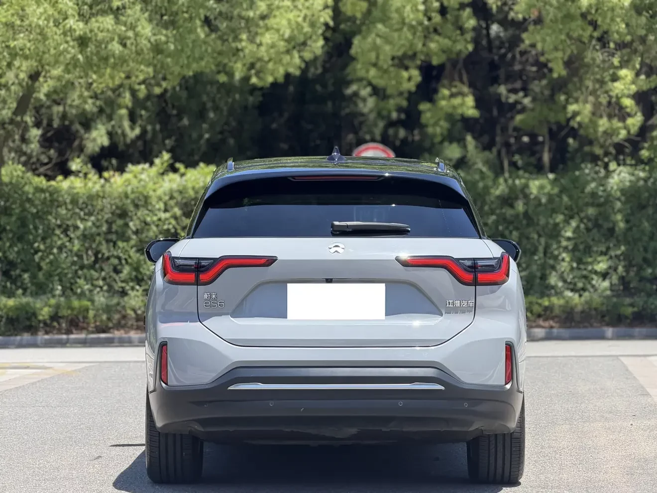 NIO ES6