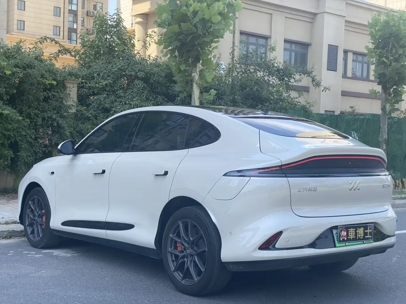 Zhiji LS6