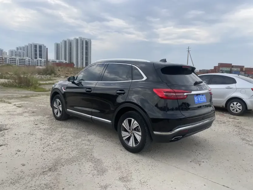 Hongqi HS5