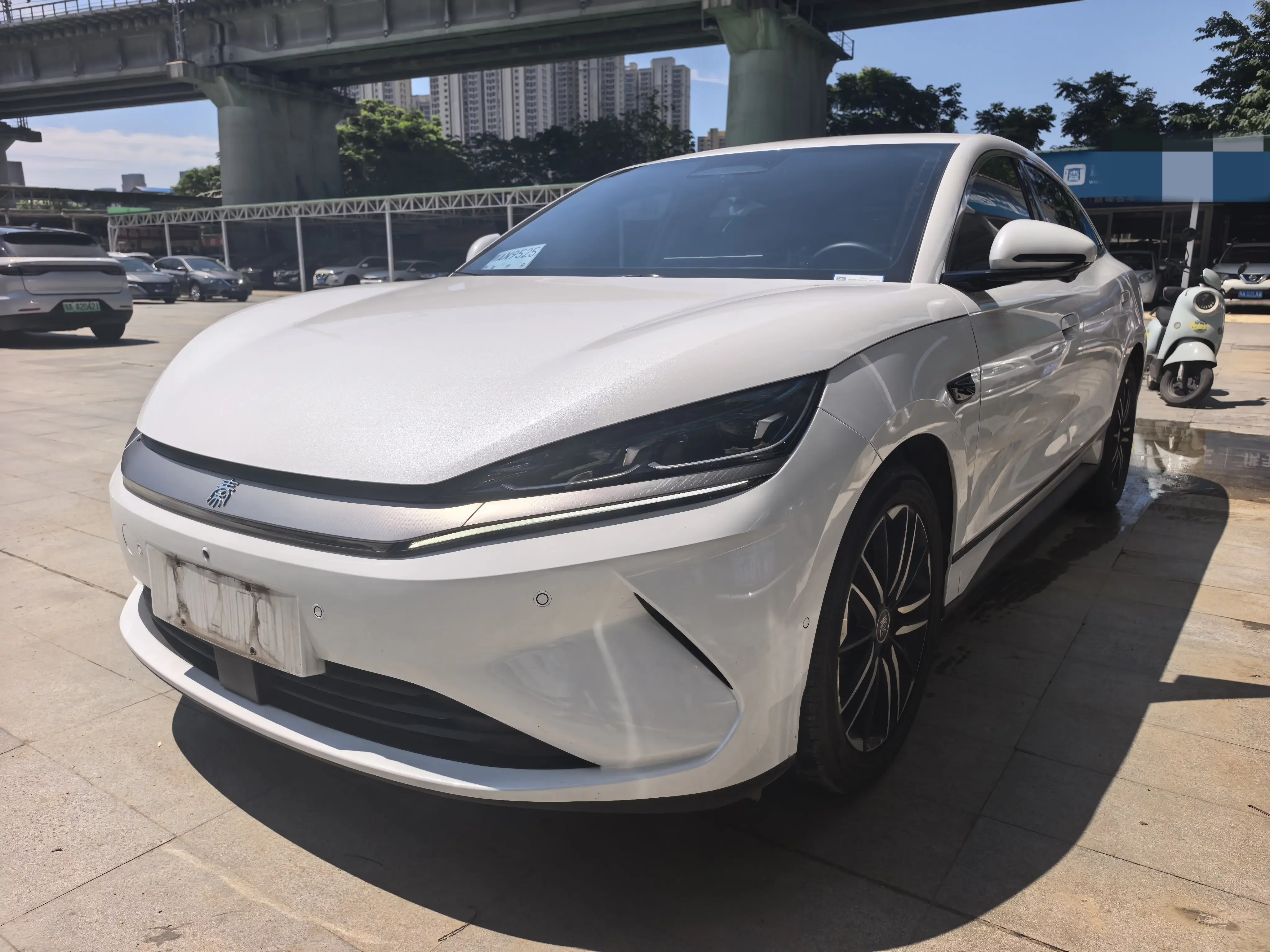 BYD Qin L EV